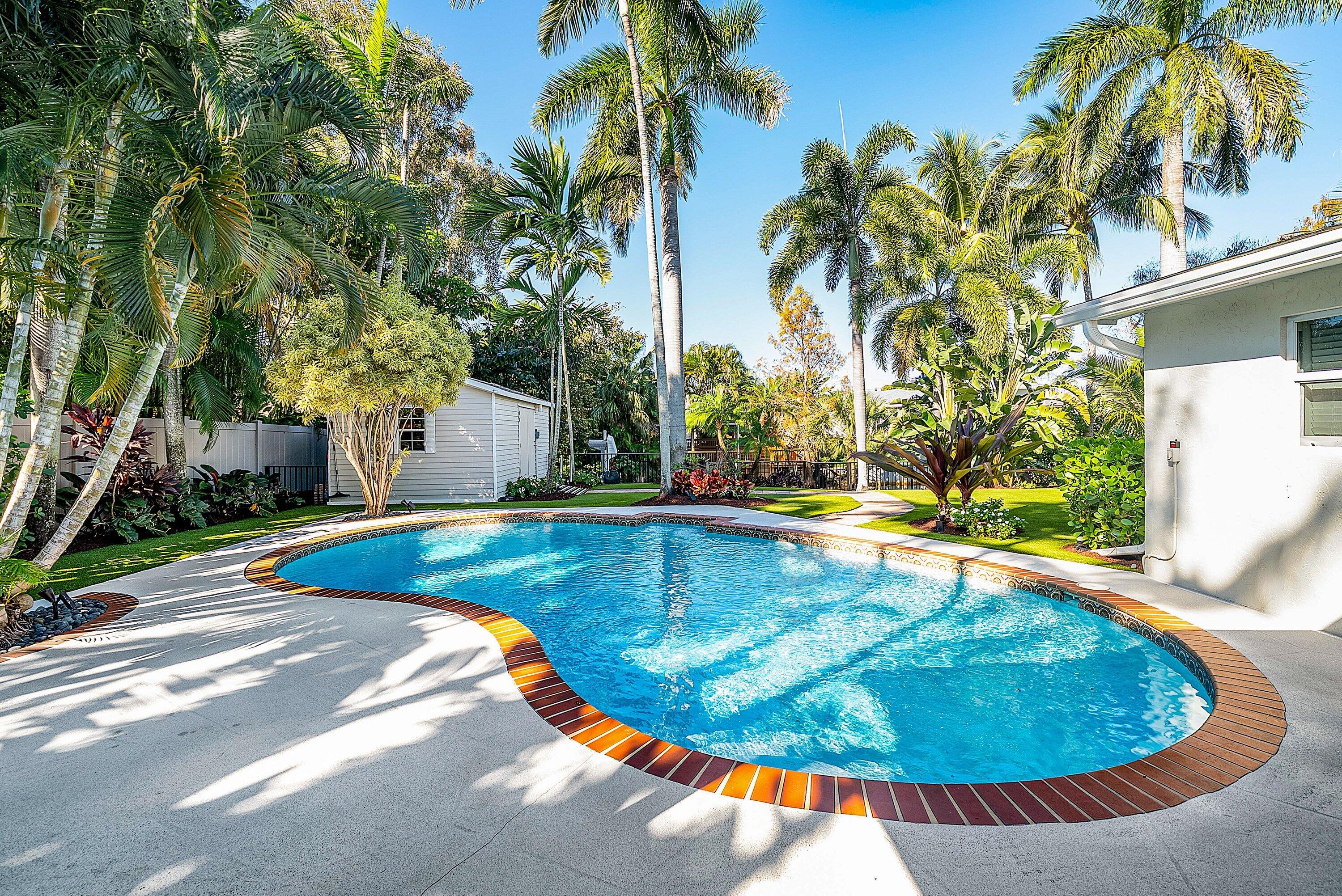 ISLAND ESTATES - Residential