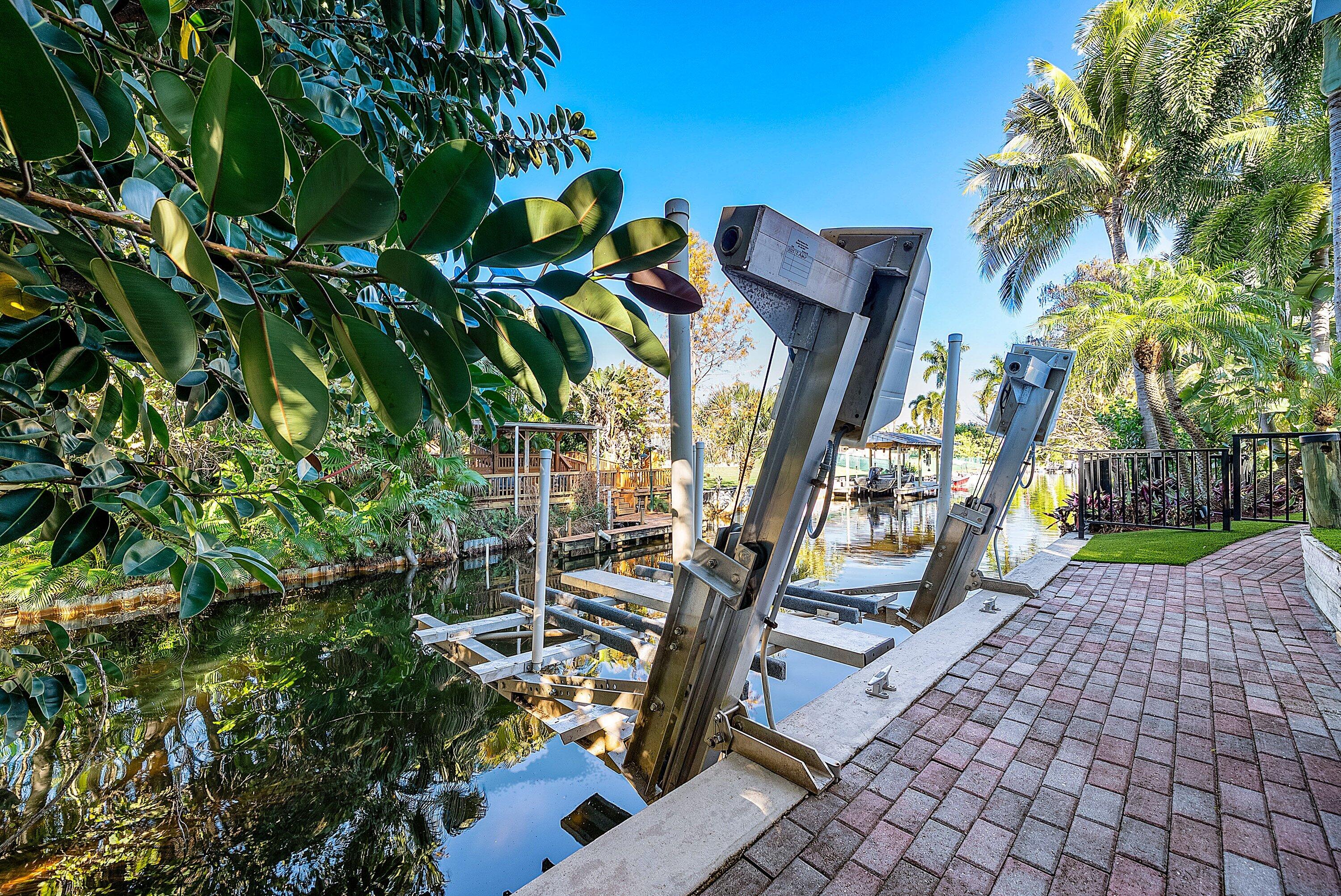 ISLAND ESTATES - Residential