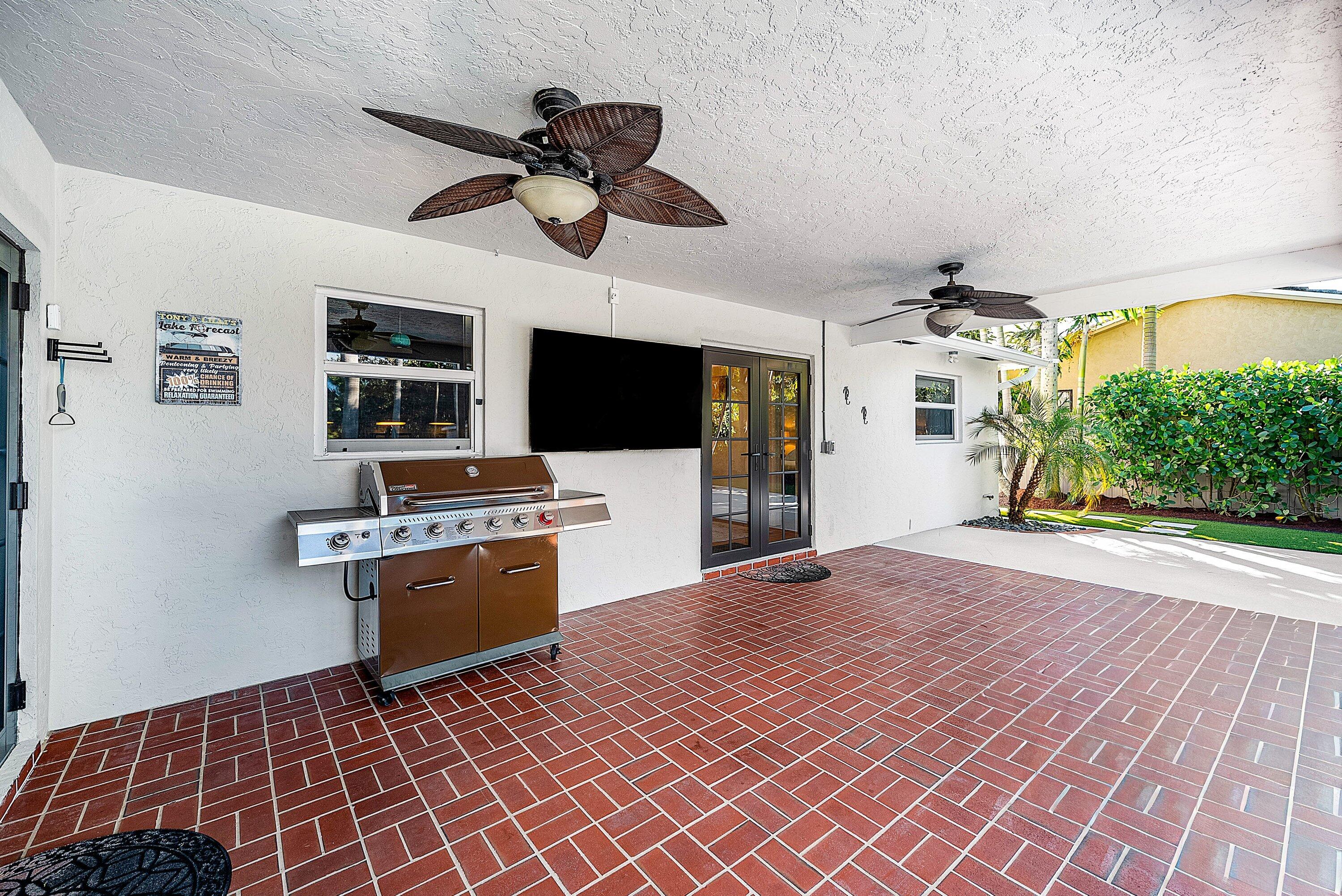 ISLAND ESTATES - Residential