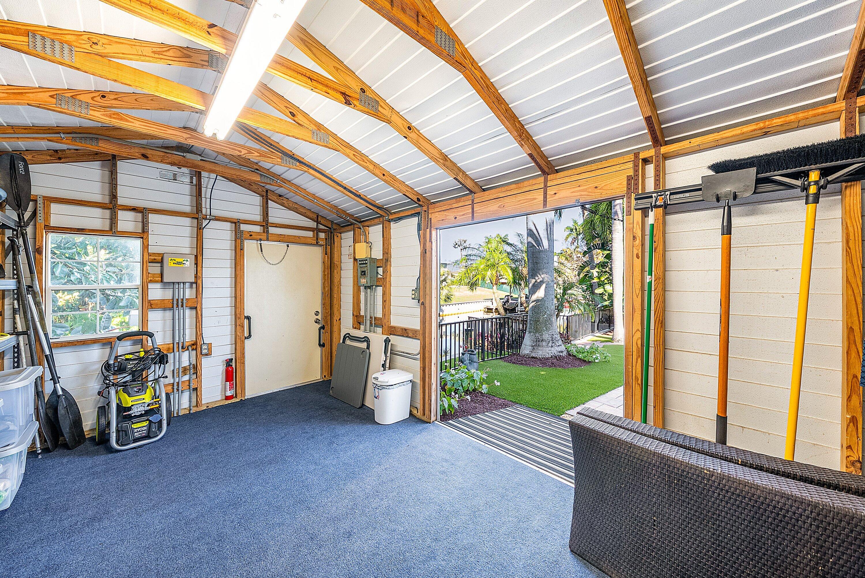 ISLAND ESTATES - Residential