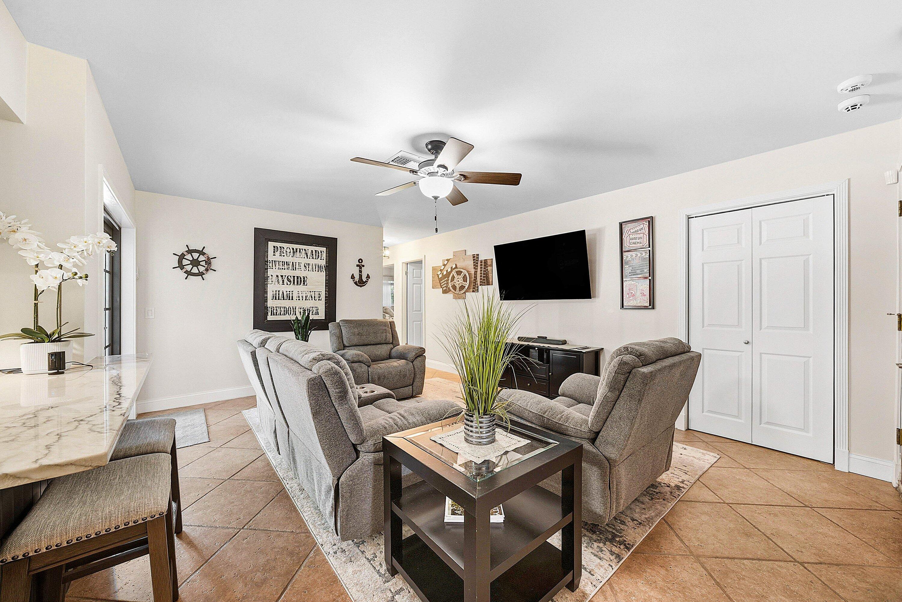 ISLAND ESTATES - Residential