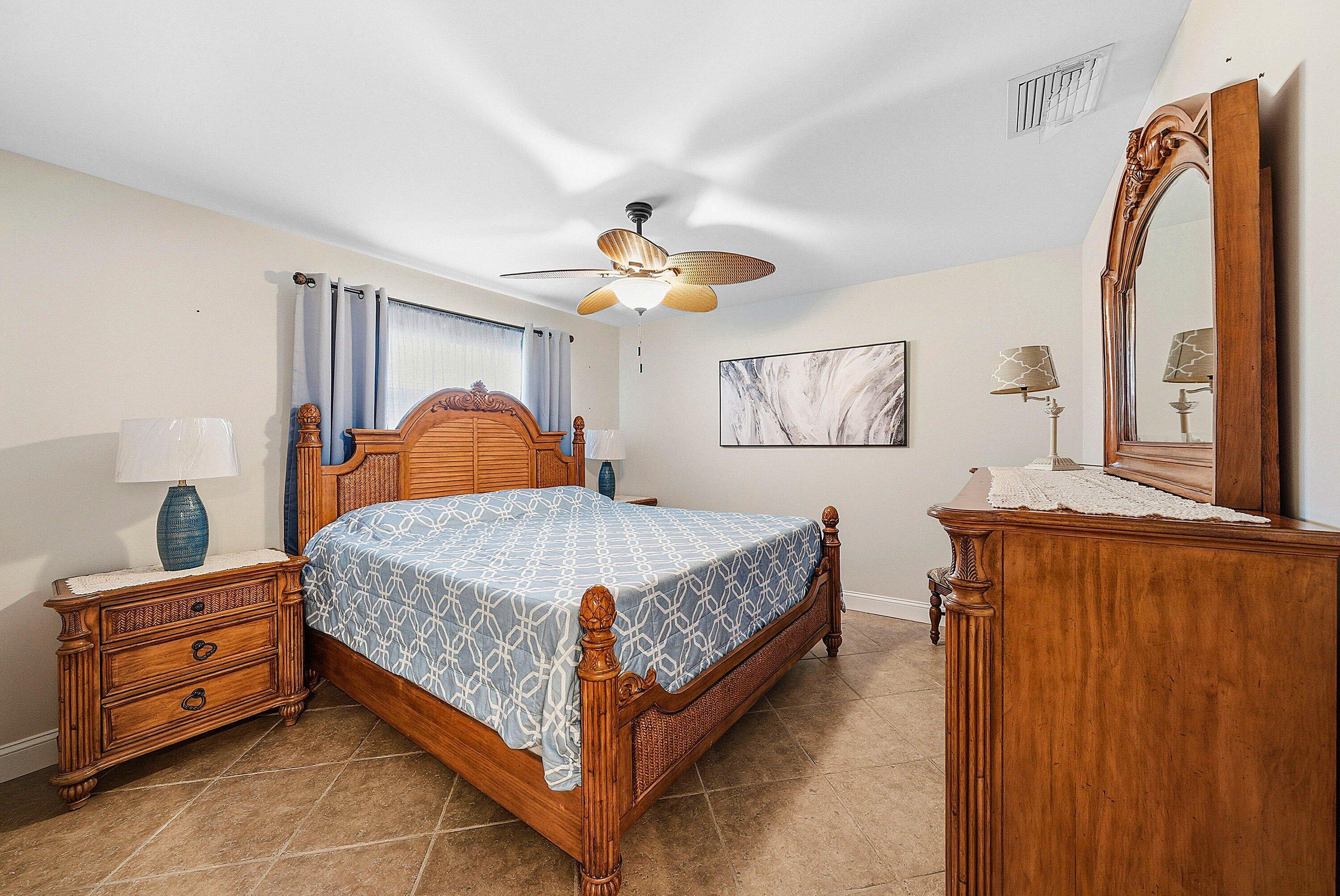 ISLAND ESTATES - Residential