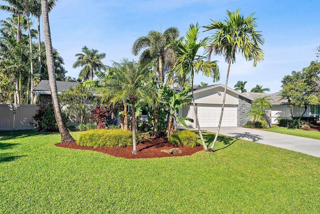 Photo of 6885 Tradewind Way, Lake Worth, FL 33462 (MLS # R11159651)