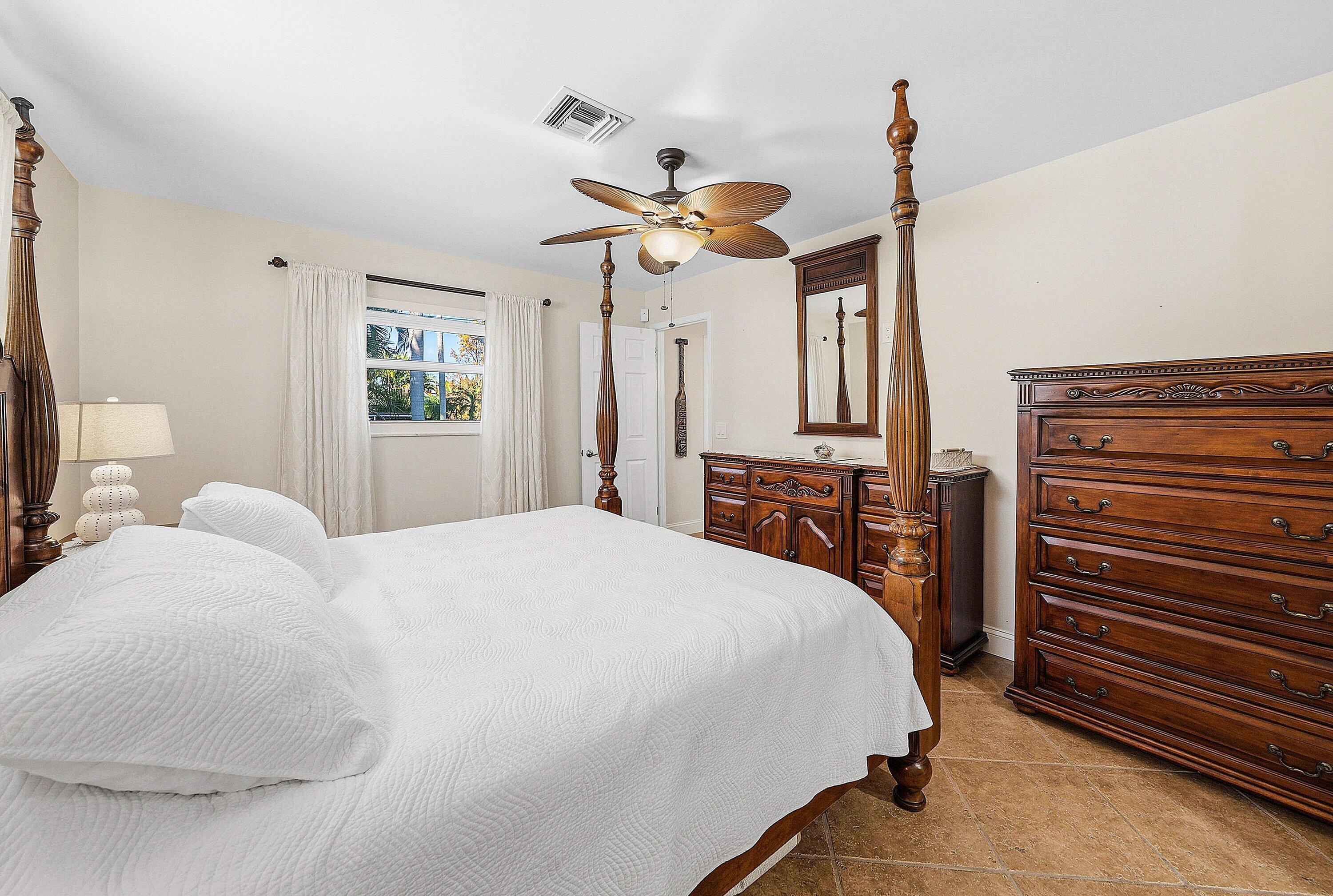 ISLAND ESTATES - Residential