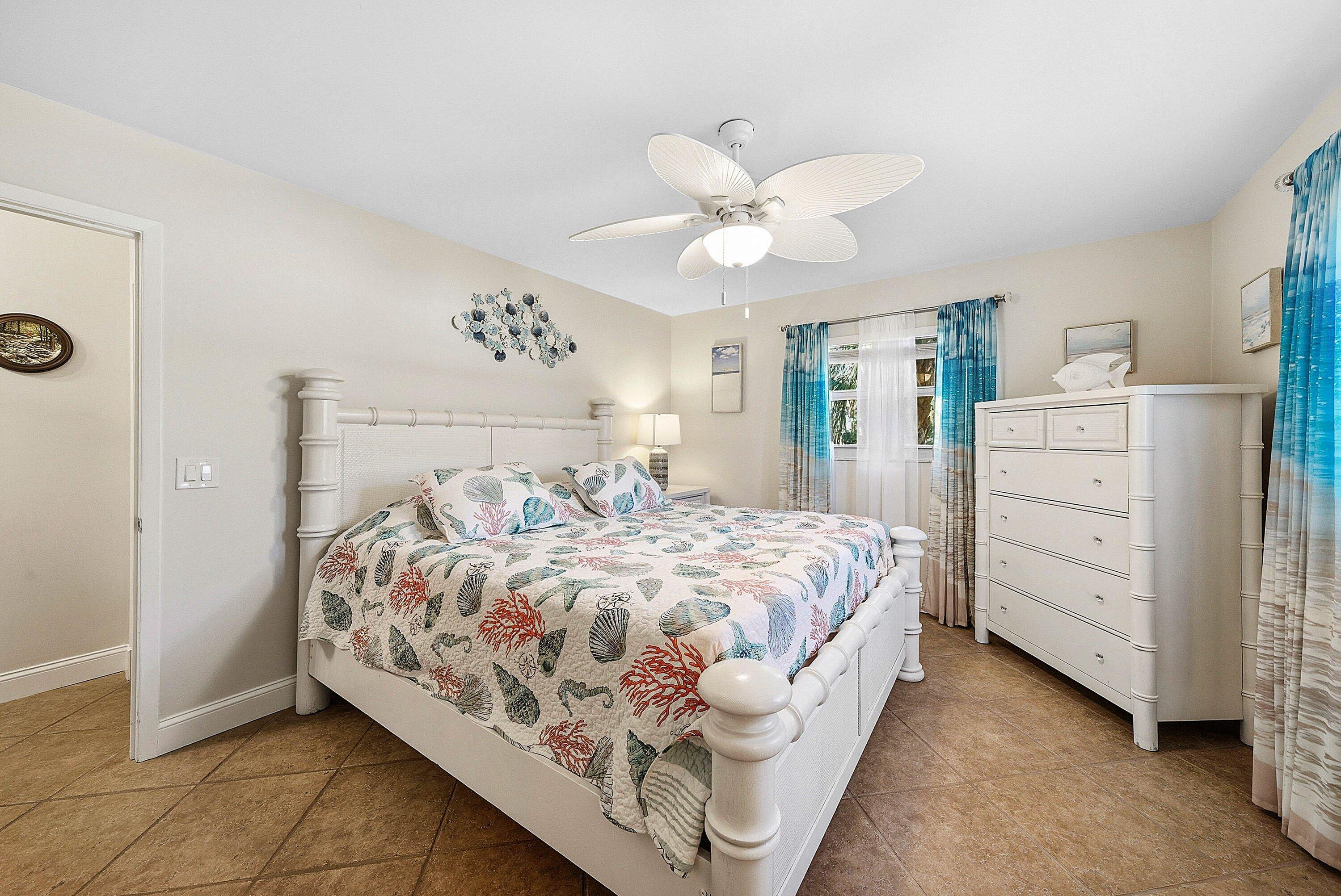 ISLAND ESTATES - Residential