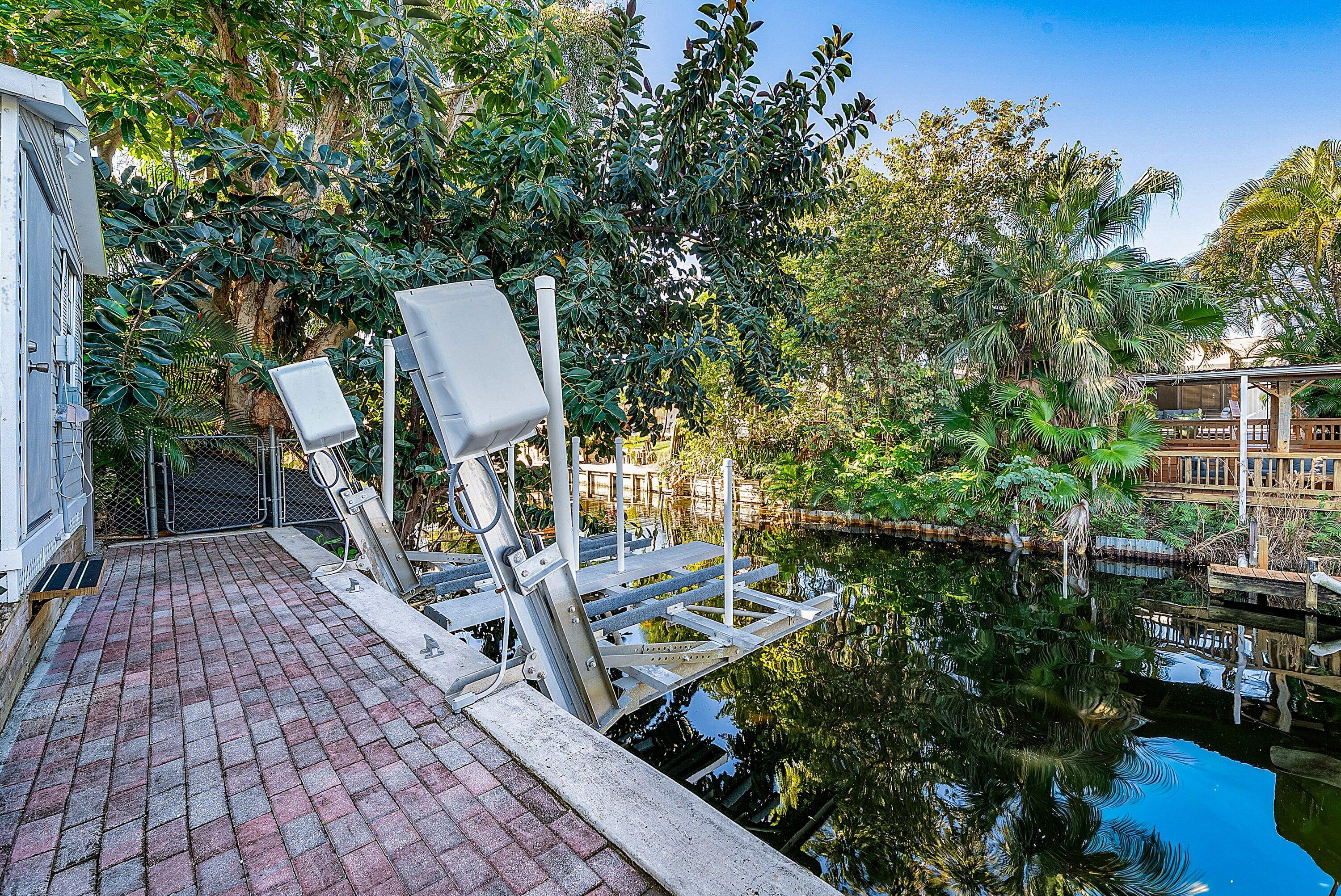 ISLAND ESTATES - Residential