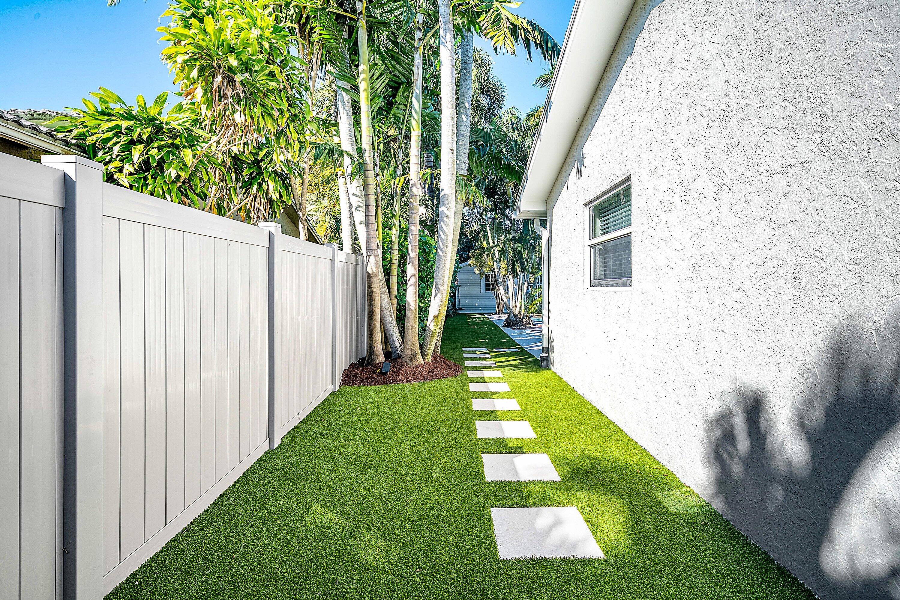 ISLAND ESTATES - Residential