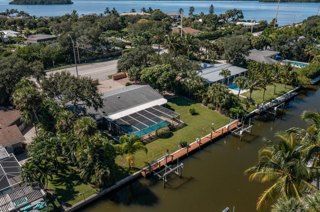 Photo of 547 E Causeway Boulevard Blvd, Vero Beach, FL 32963 (MLS # R10753093)