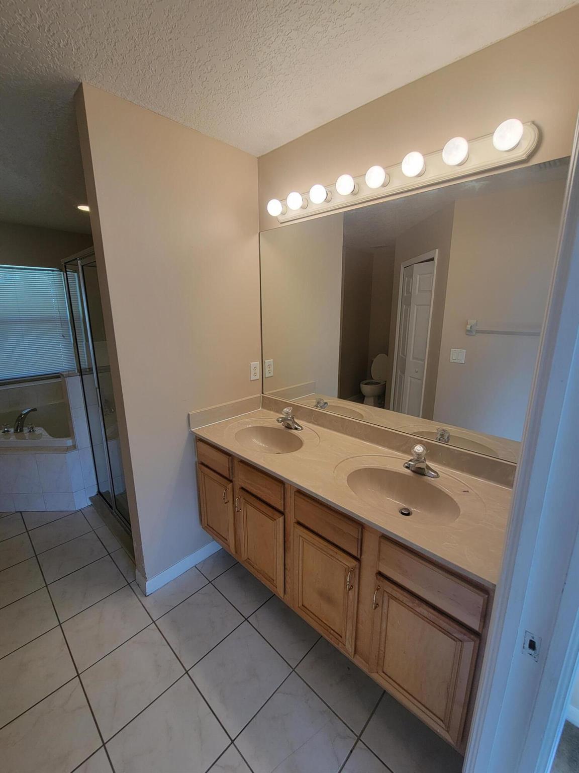 PORT ST LUCIE SECTION 7 - Residential Lease