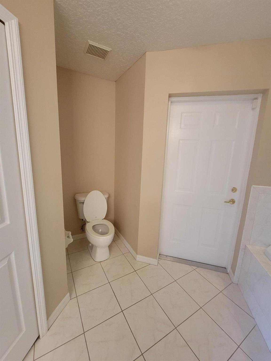 PORT ST LUCIE SECTION 7 - Residential Lease