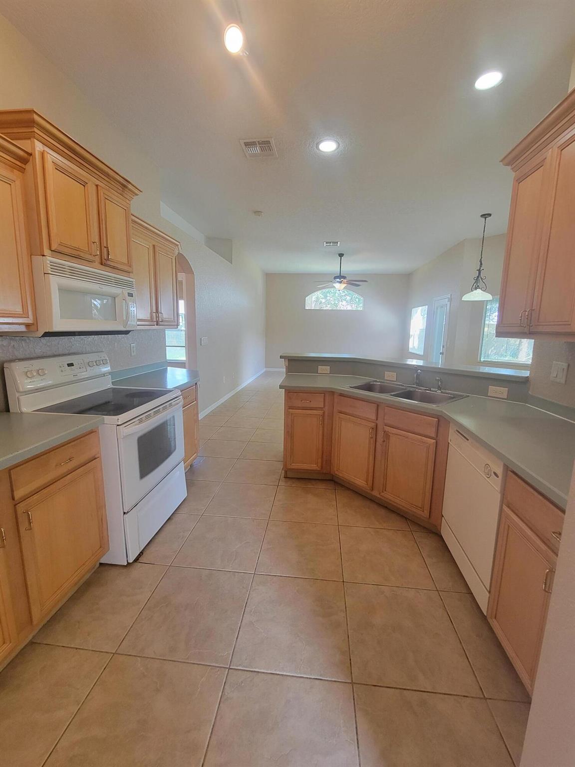PORT ST LUCIE SECTION 7 - Residential Lease