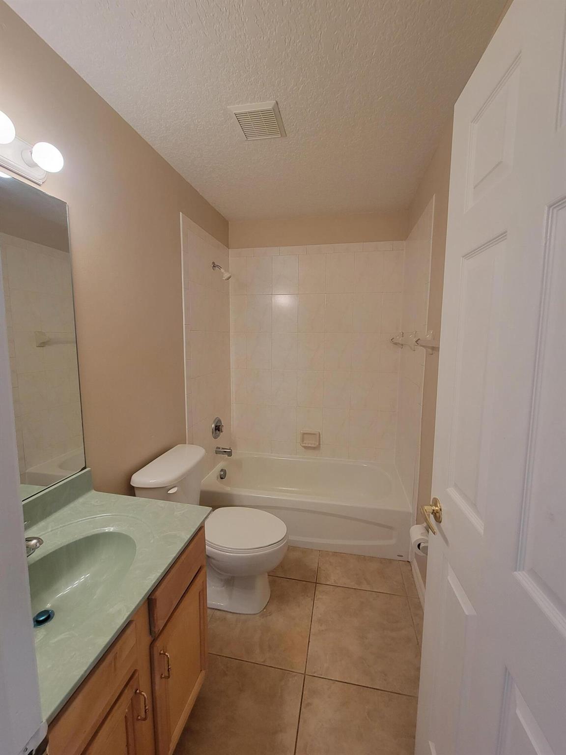 PORT ST LUCIE SECTION 7 - Residential Lease