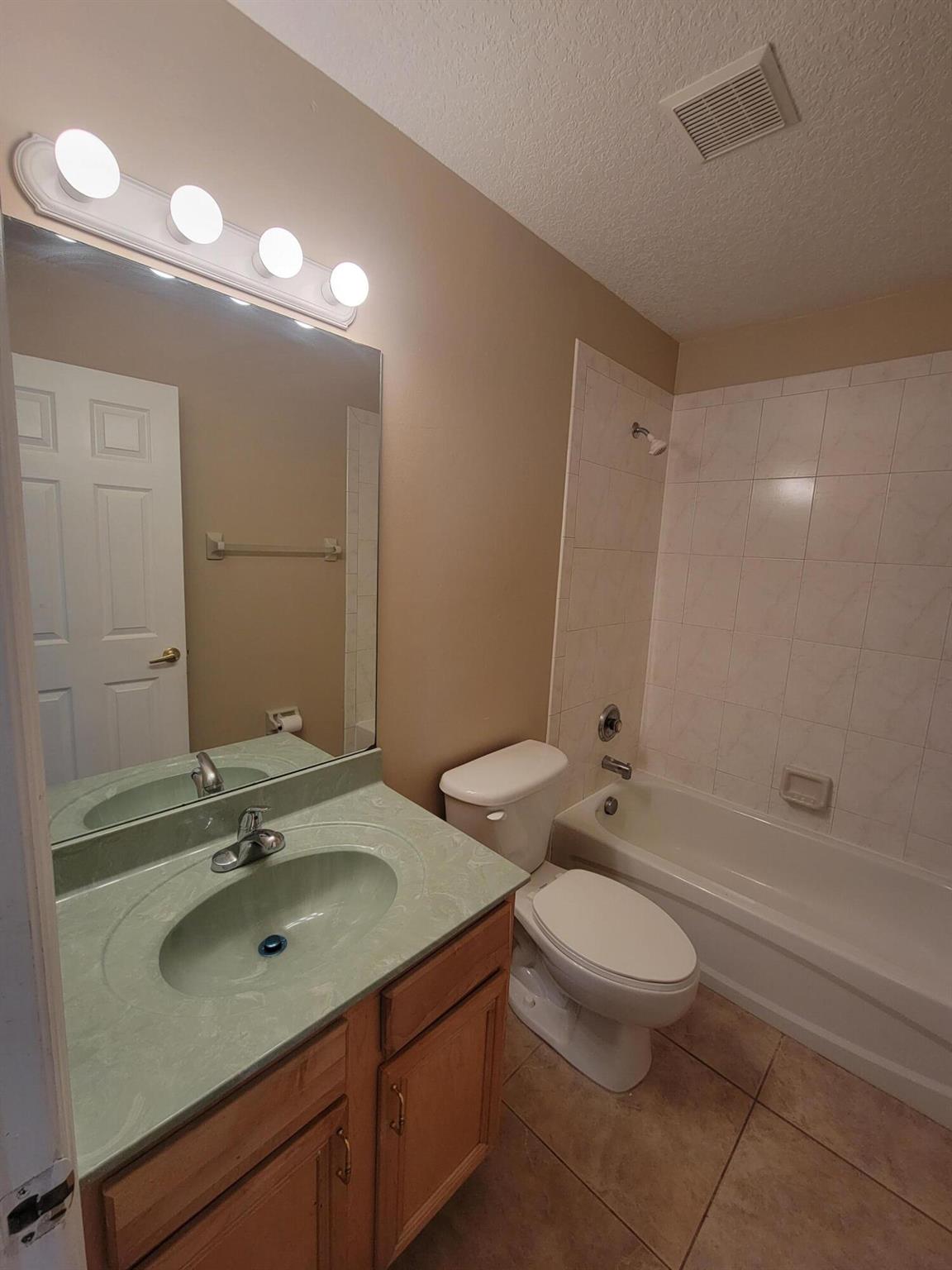 PORT ST LUCIE SECTION 7 - Residential Lease