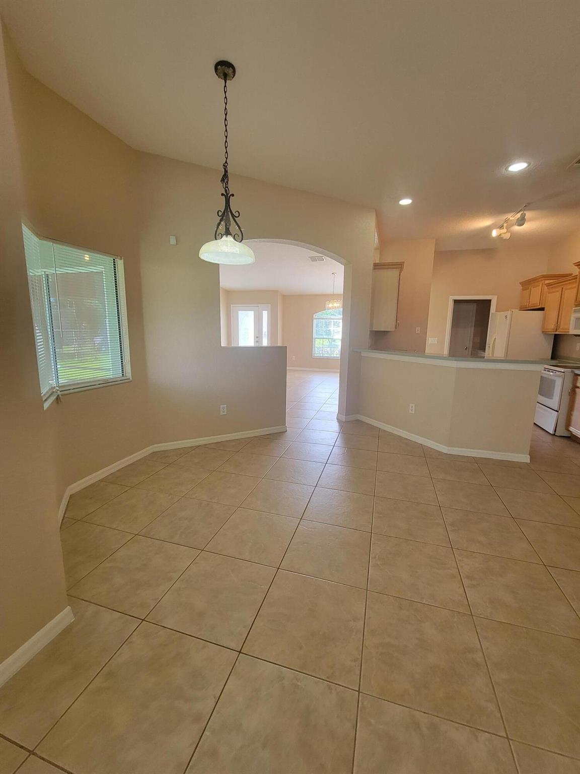 PORT ST LUCIE SECTION 7 - Residential Lease
