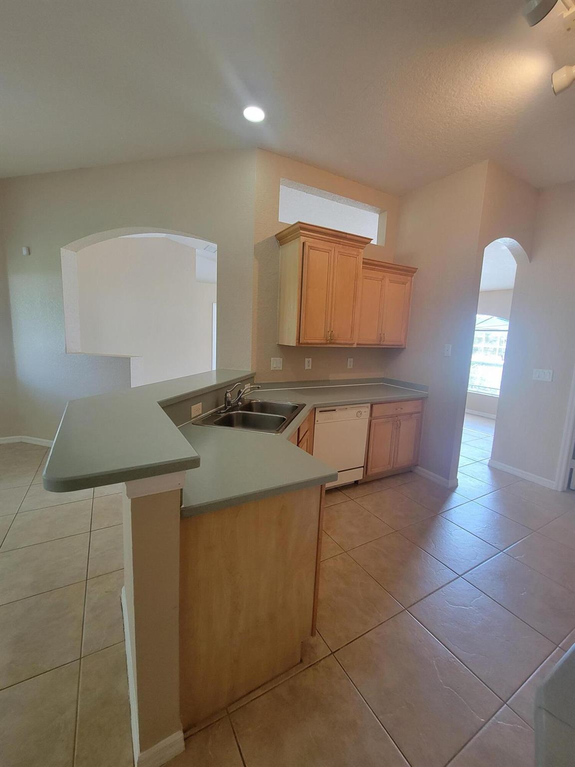 PORT ST LUCIE SECTION 7 - Residential Lease
