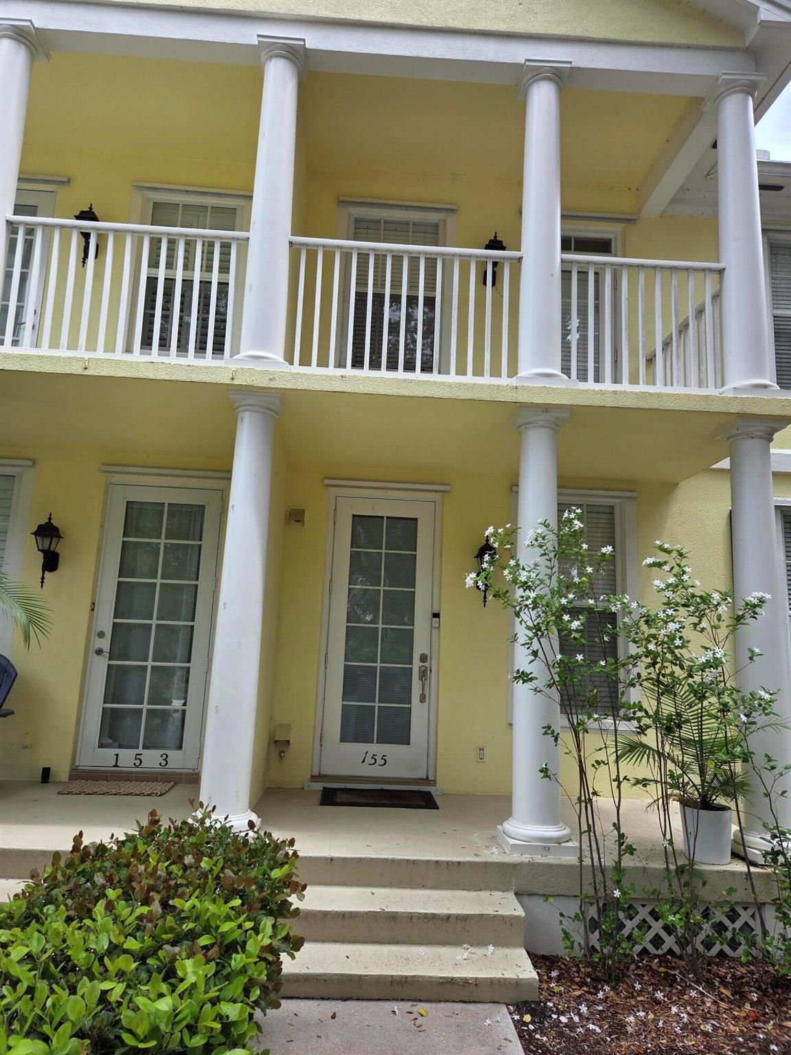 Charming Divosta end unit townhome in Cambridge of Abacoa. This home features a 2 car garage, large patio for outdoor entertaining, 1/2 bath on 1st floor, corner unit. Close to downtown abacoa & Roger Dean Stadium. Cambridge community offers a community pool, Community Center, tot lot and lots of green space.