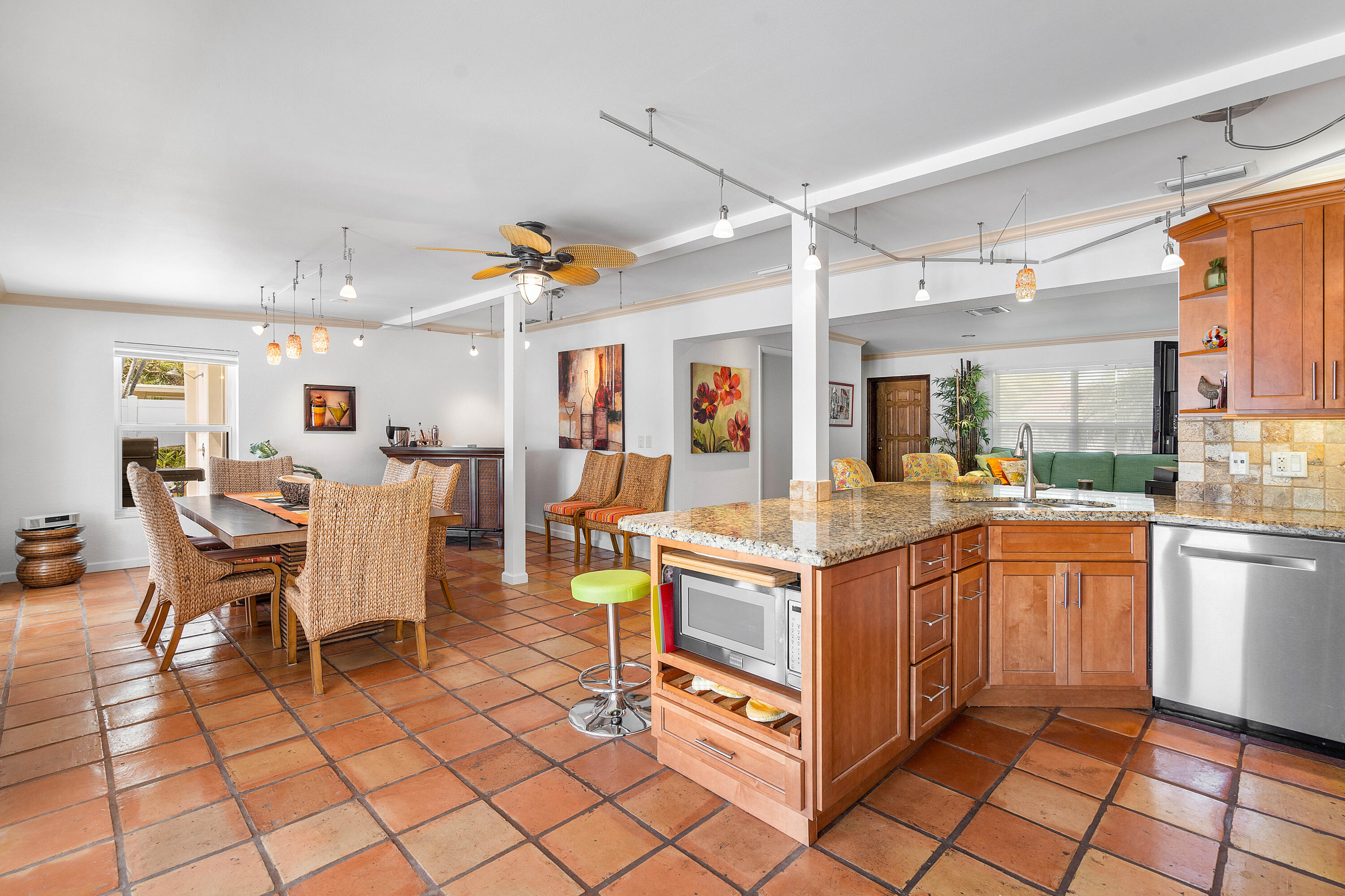 CORAL KEY VILLAS 5TH SEC - Residential Lease