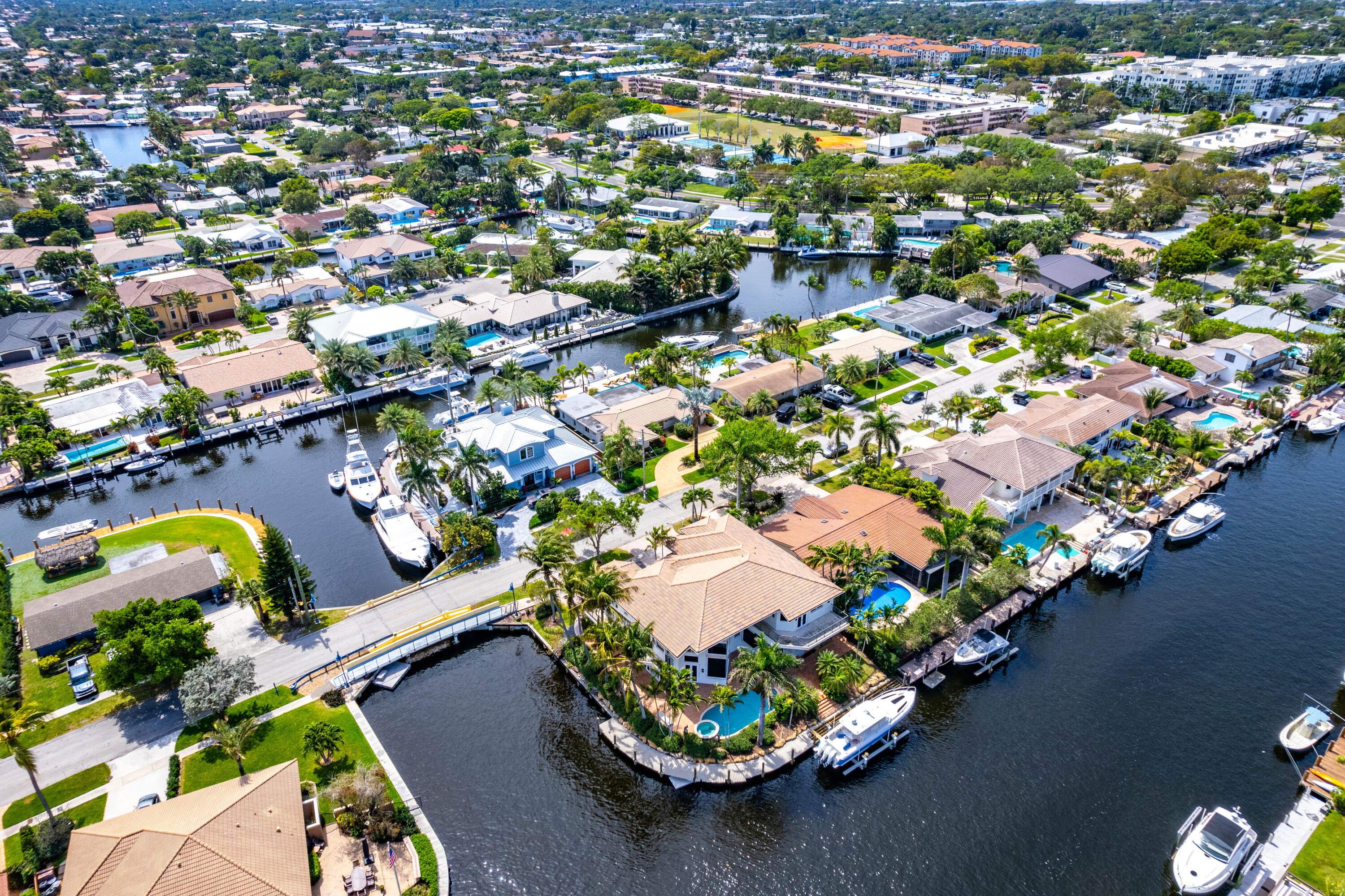 CORAL KEY VILLAS 5TH SEC - Residential Lease