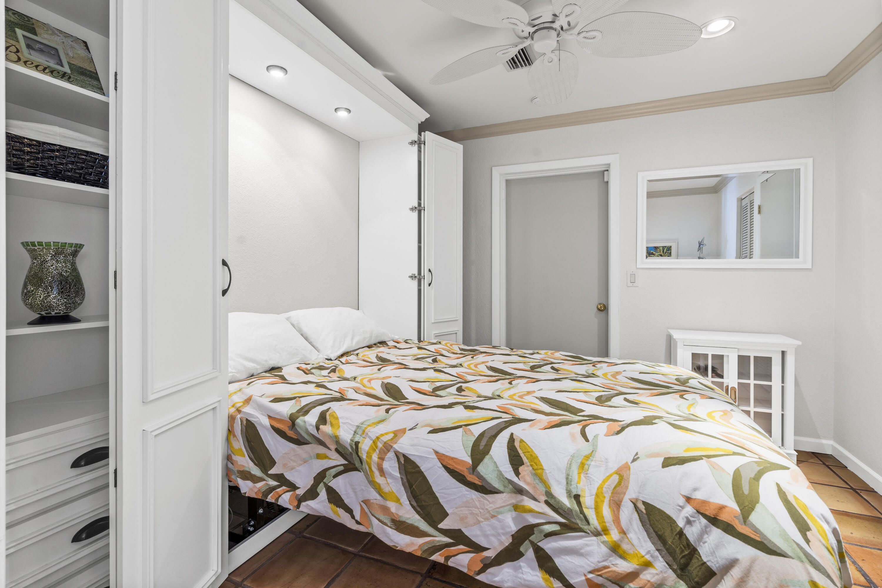 CORAL KEY VILLAS 5TH SEC - Residential Lease