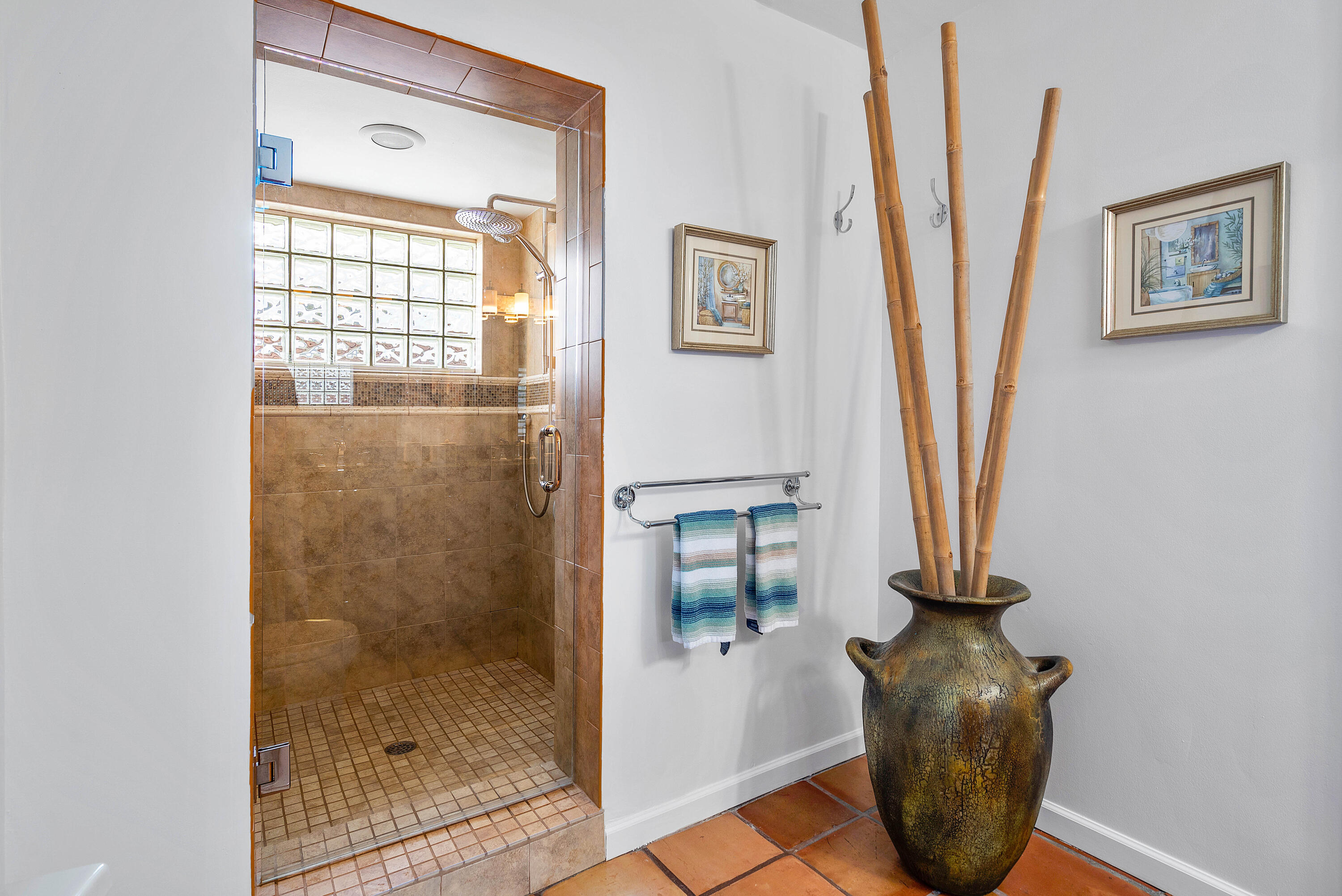 CORAL KEY VILLAS 5TH SEC - Residential Lease