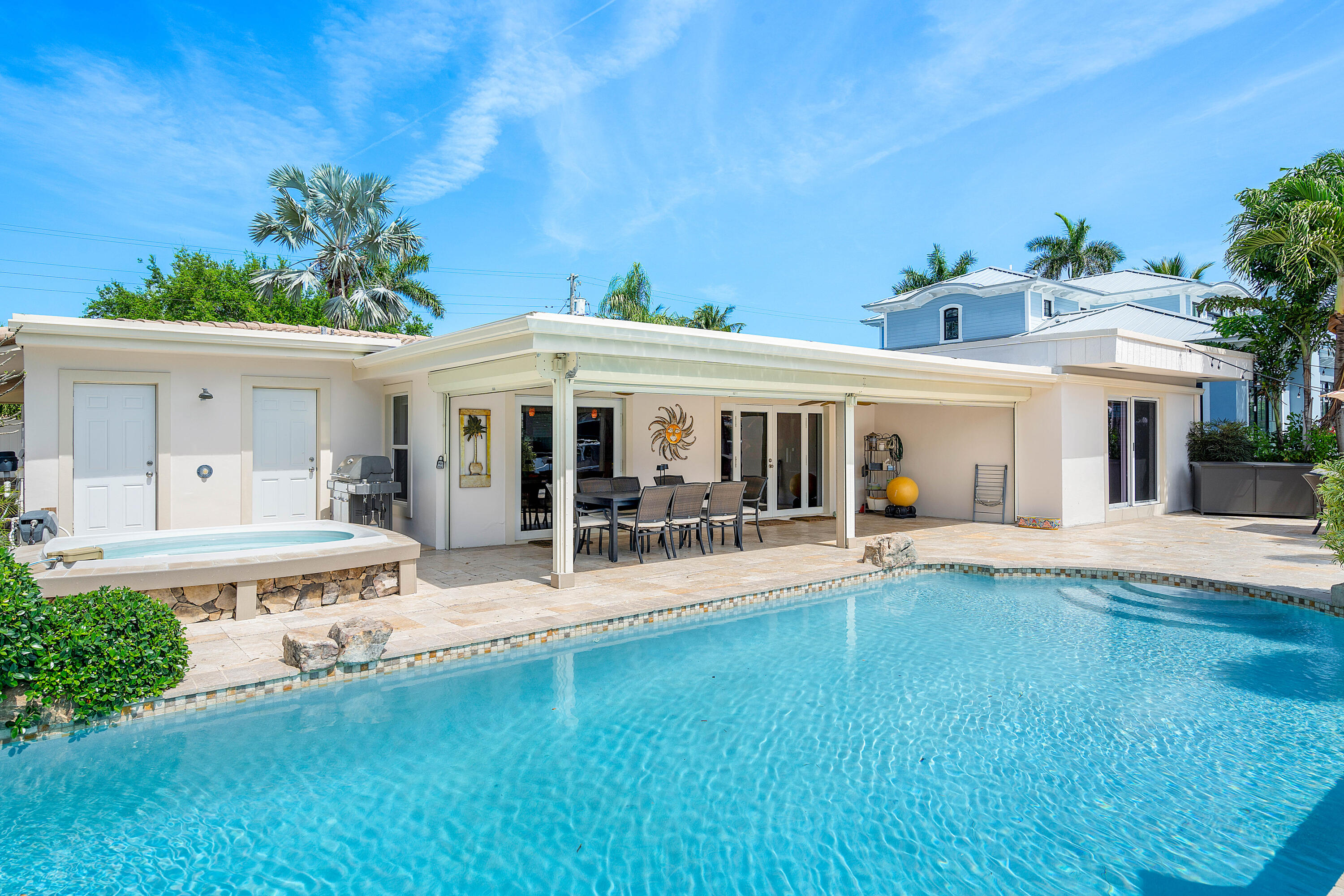 CORAL KEY VILLAS 5TH SEC - Residential Lease