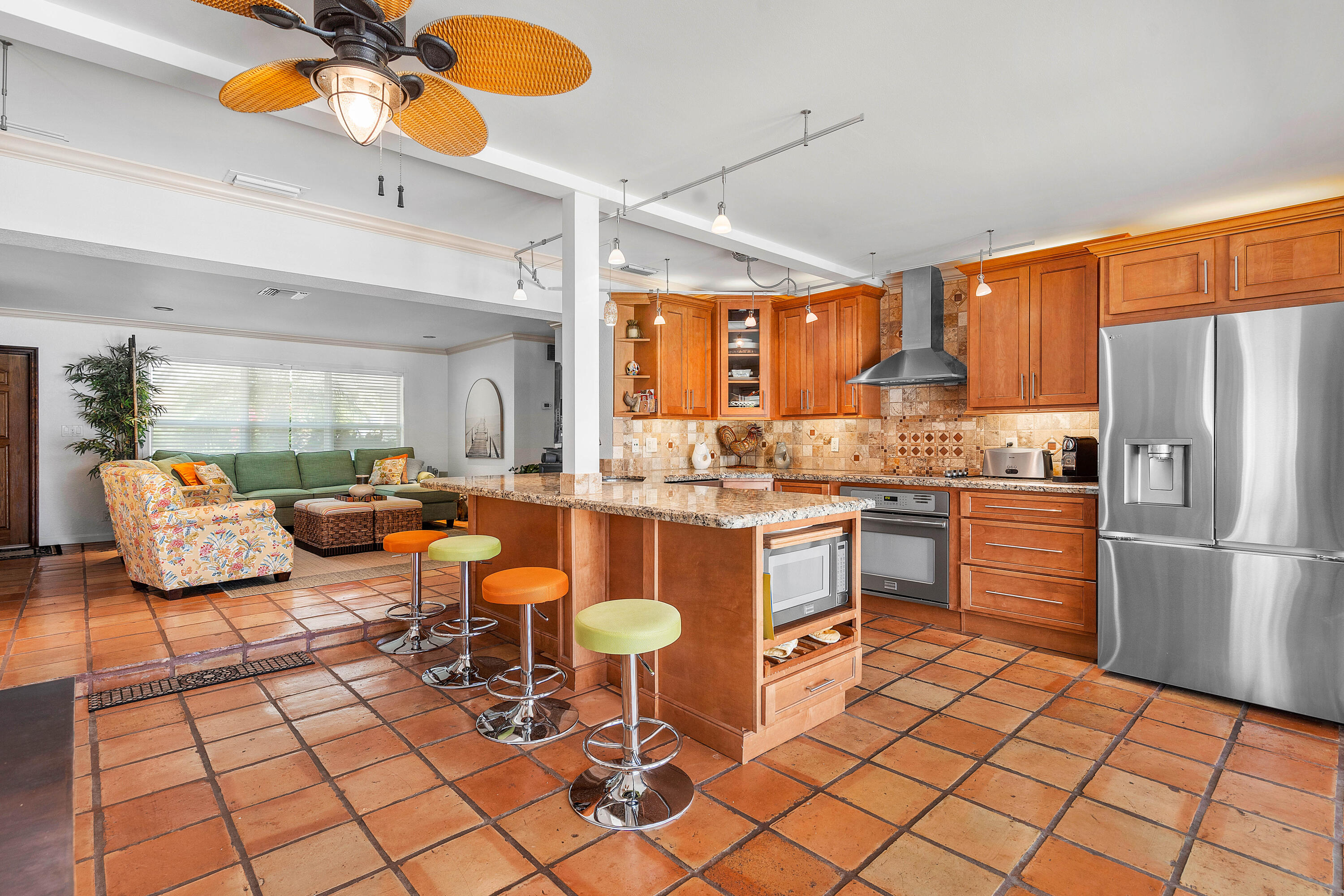 CORAL KEY VILLAS 5TH SEC - Residential Lease