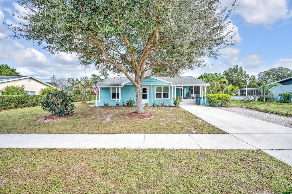 Photo of 865 Sandia Avenue, Port Saint Lucie, FL 34983 (MLS # R10938126)