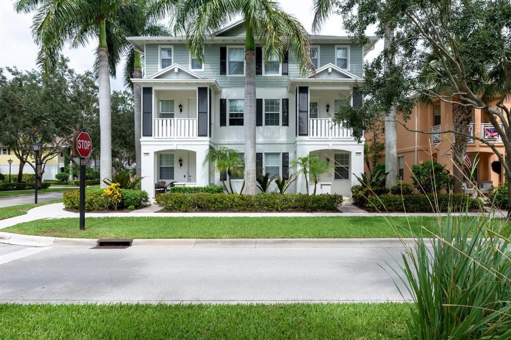 Photo of 3320 W Community Drive, Jupiter, FL 33458 (MLS # R10731846)