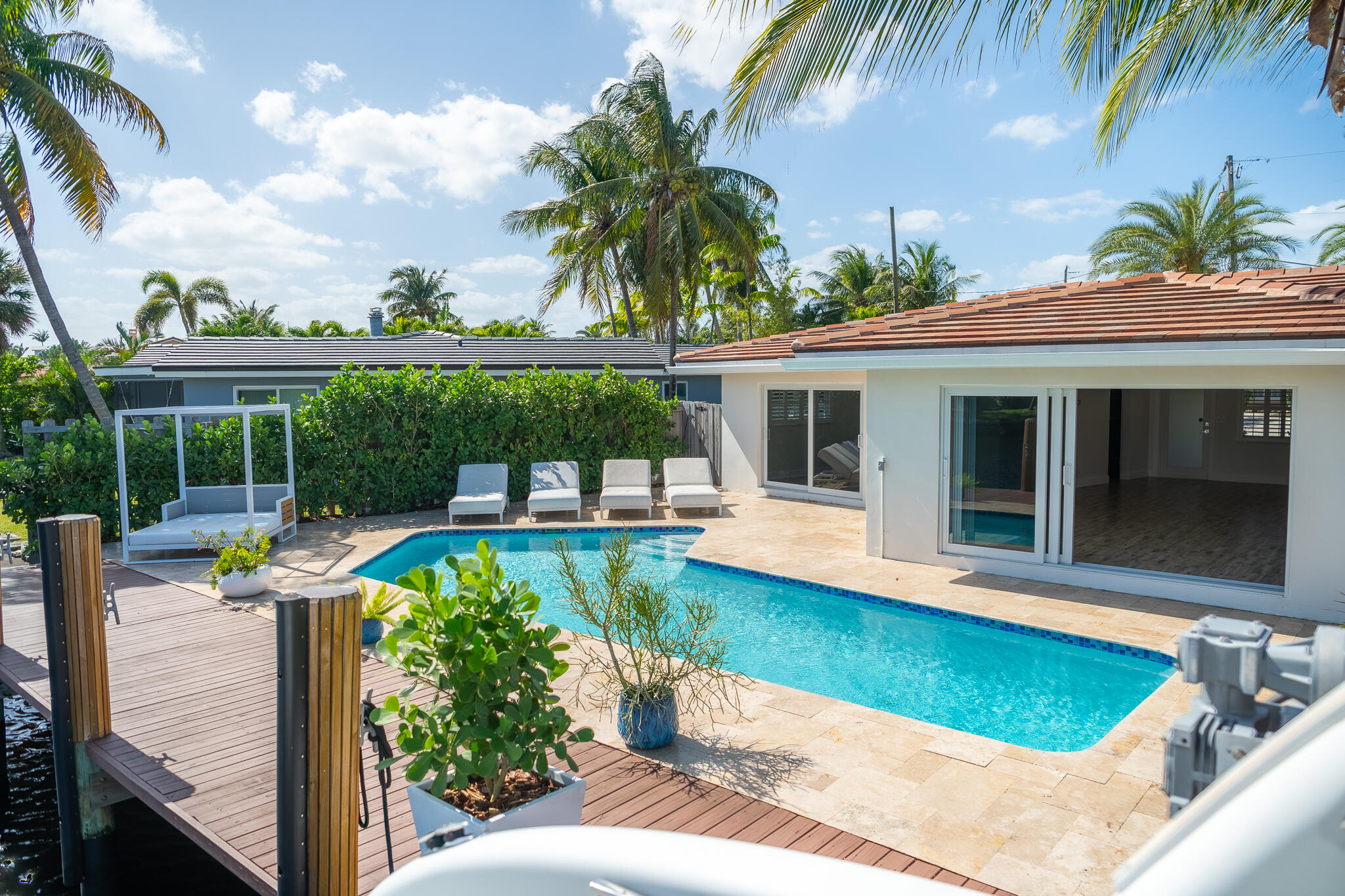 CORAL POINT - Residential