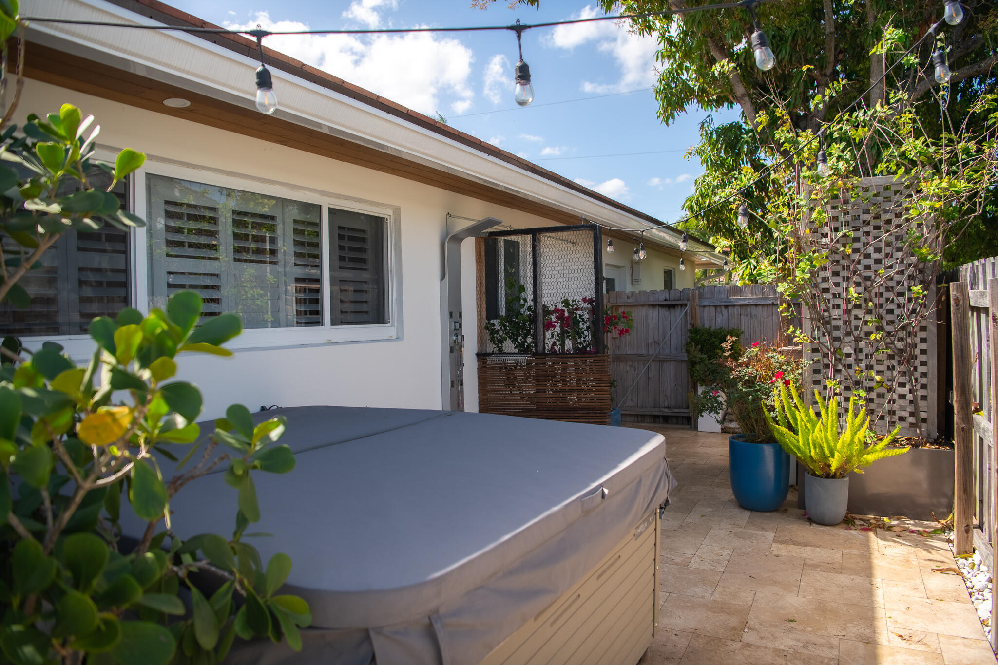 CORAL POINT - Residential