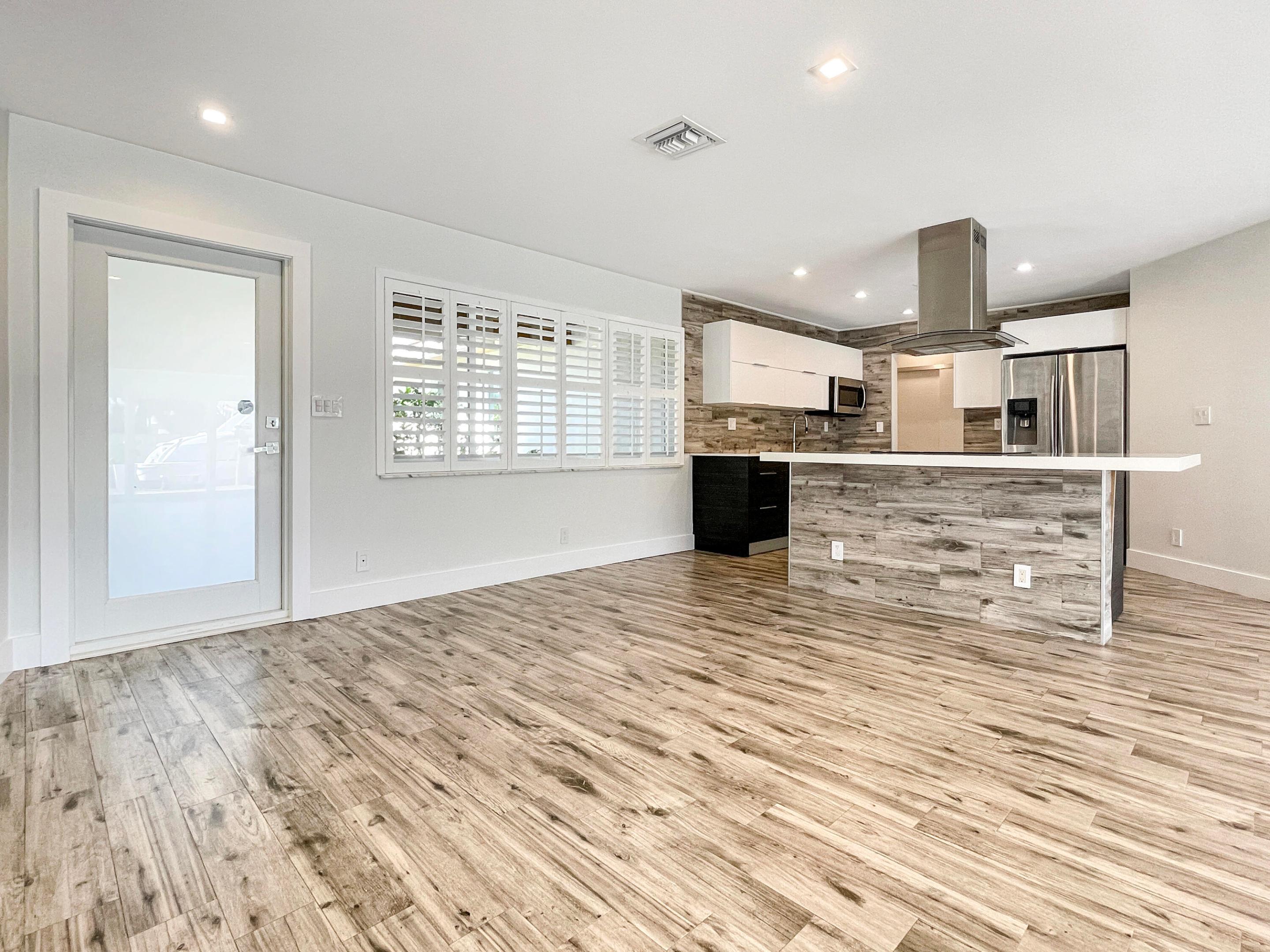 CORAL POINT - Residential