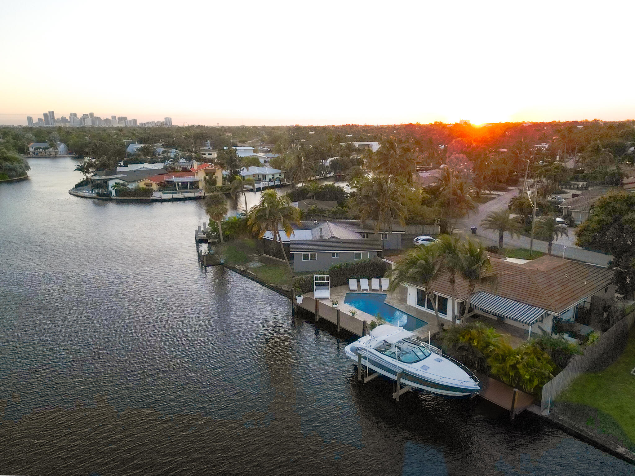 CORAL POINT - Residential