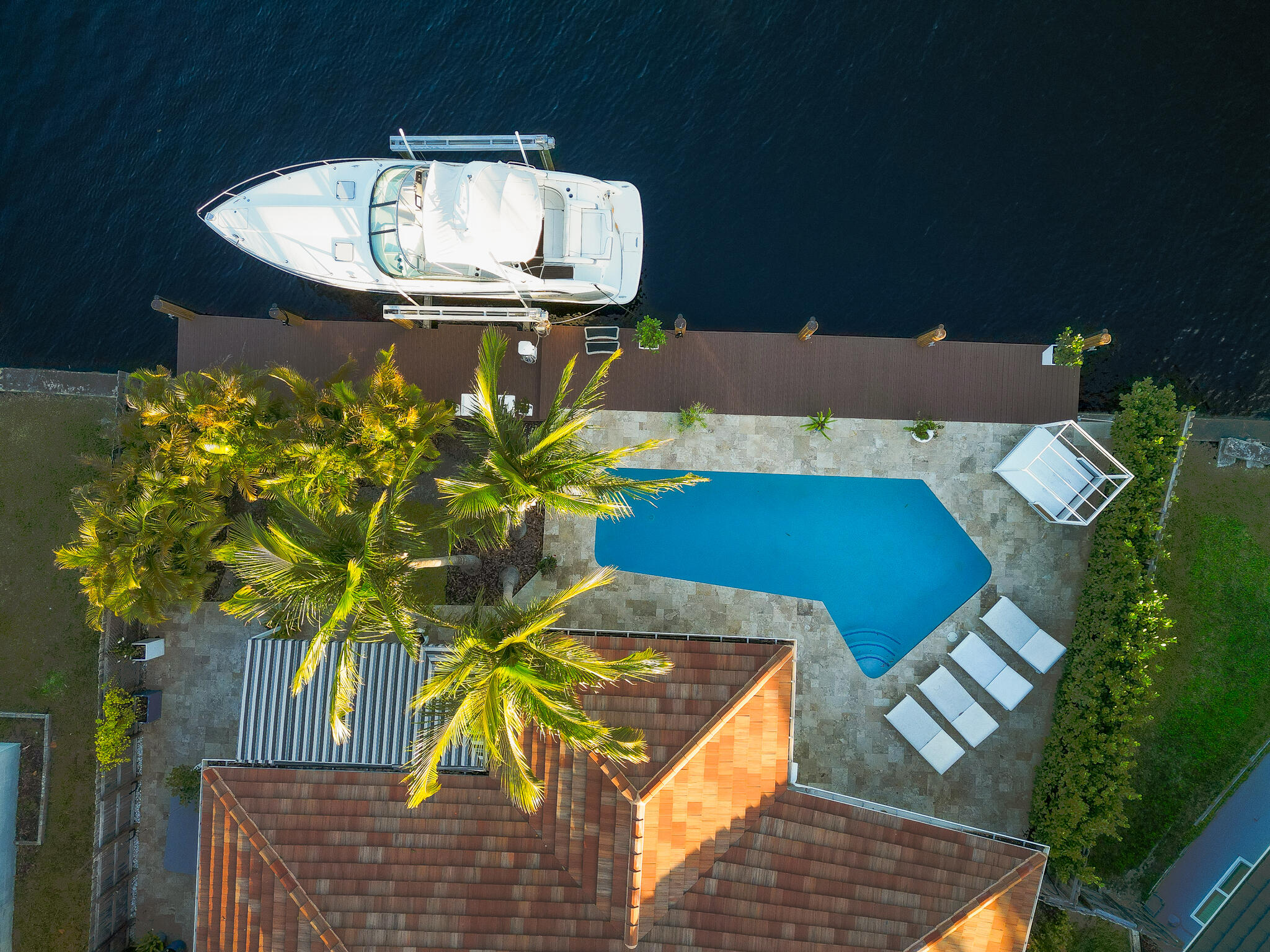 CORAL POINT - Residential