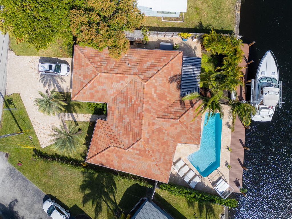 Photo of 2164 NE 25th Street, Wilton Manors, FL 33305 (MLS # B26007737)