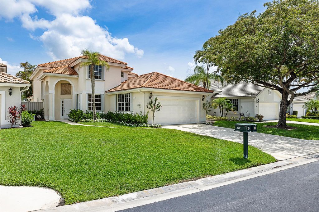 Photo of 327 Eagleton Golf Drive, Palm Beach Gardens, FL 33418 (MLS # R11107471)