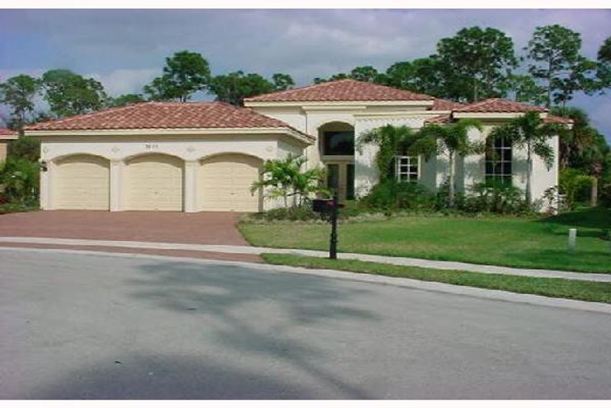 Beautifully manicured, boutique Community! Semi-custom 4 Bdrm + high end built out Den, 3 car garage. Gourmet Kitchen, 42'' wood cabs; crown molding, granite counter tops, breakfast area, porcelain tile main flr. living areas, master bath Saturnia stone,
Accordion storm shutters! room for pool!
NOTE: motivated sellers, priced accordingly.