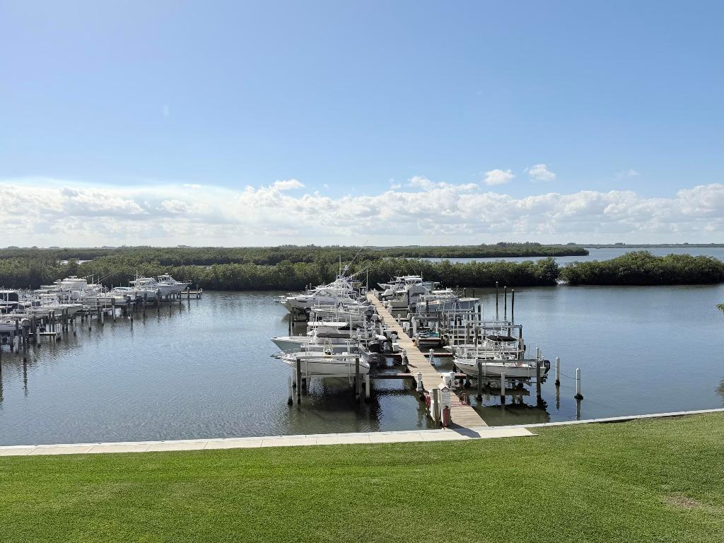 5155 N Highway A1a 314