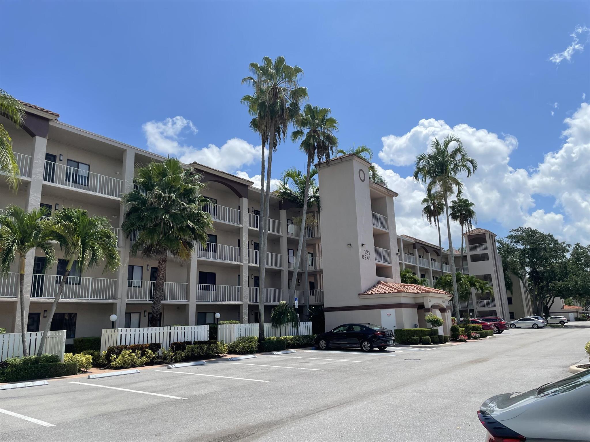 HUNTINGTON POINTE - Residential