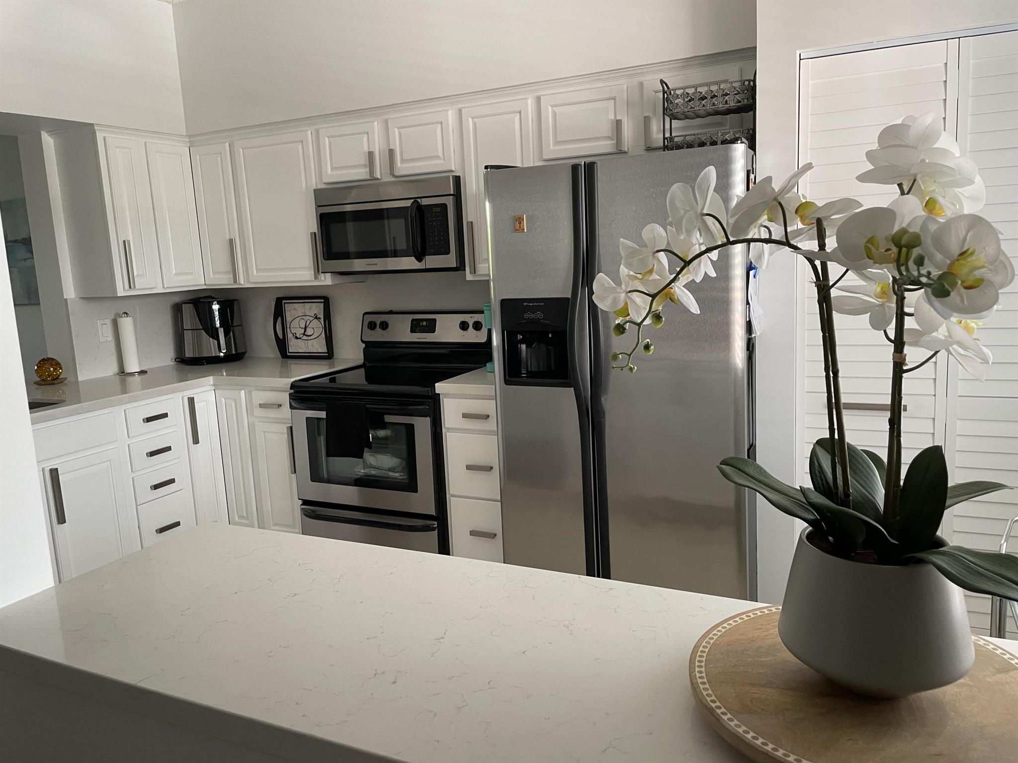 HUNTINGTON POINTE - Residential