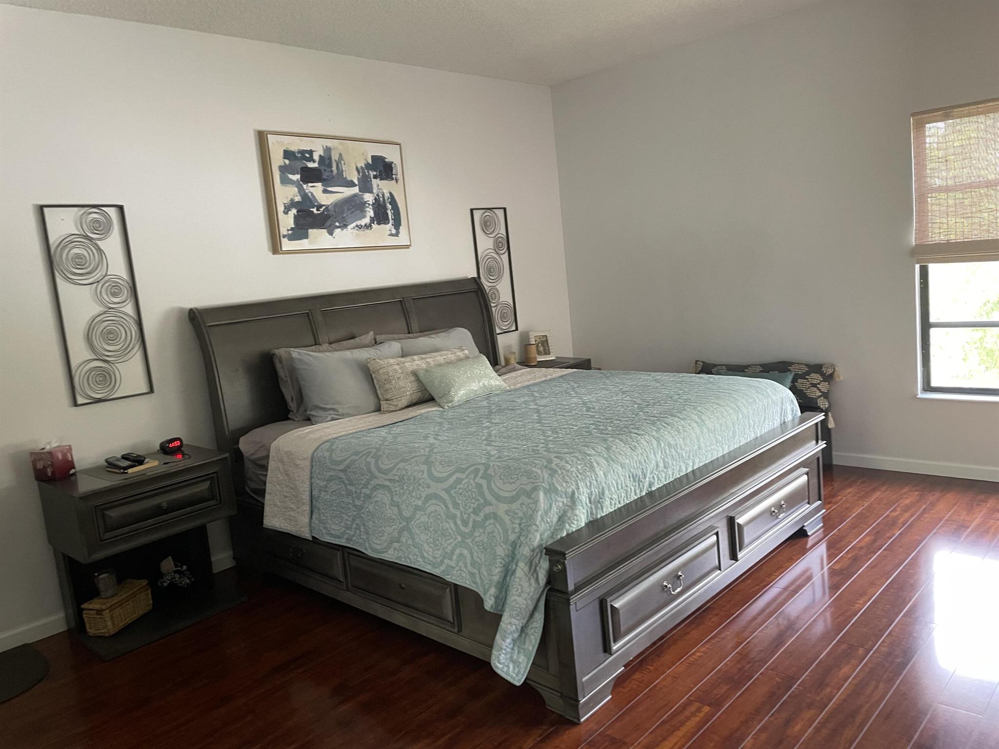 HUNTINGTON POINTE - Residential