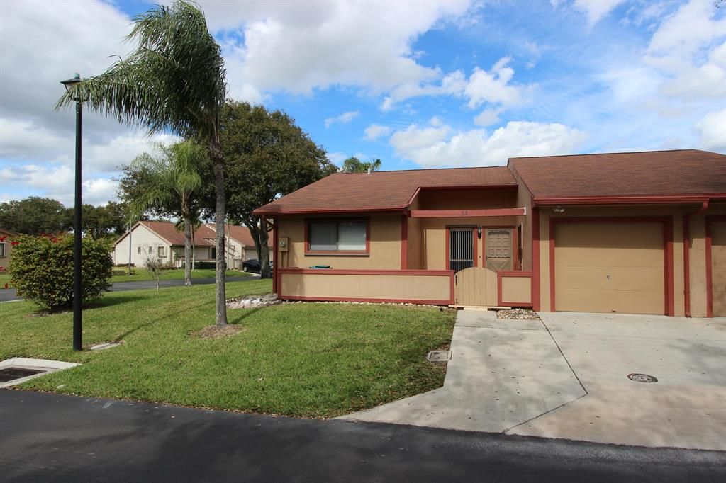 Photo of 22 Walcott Drive, Boynton Beach, FL 33426 (MLS # R10764697)