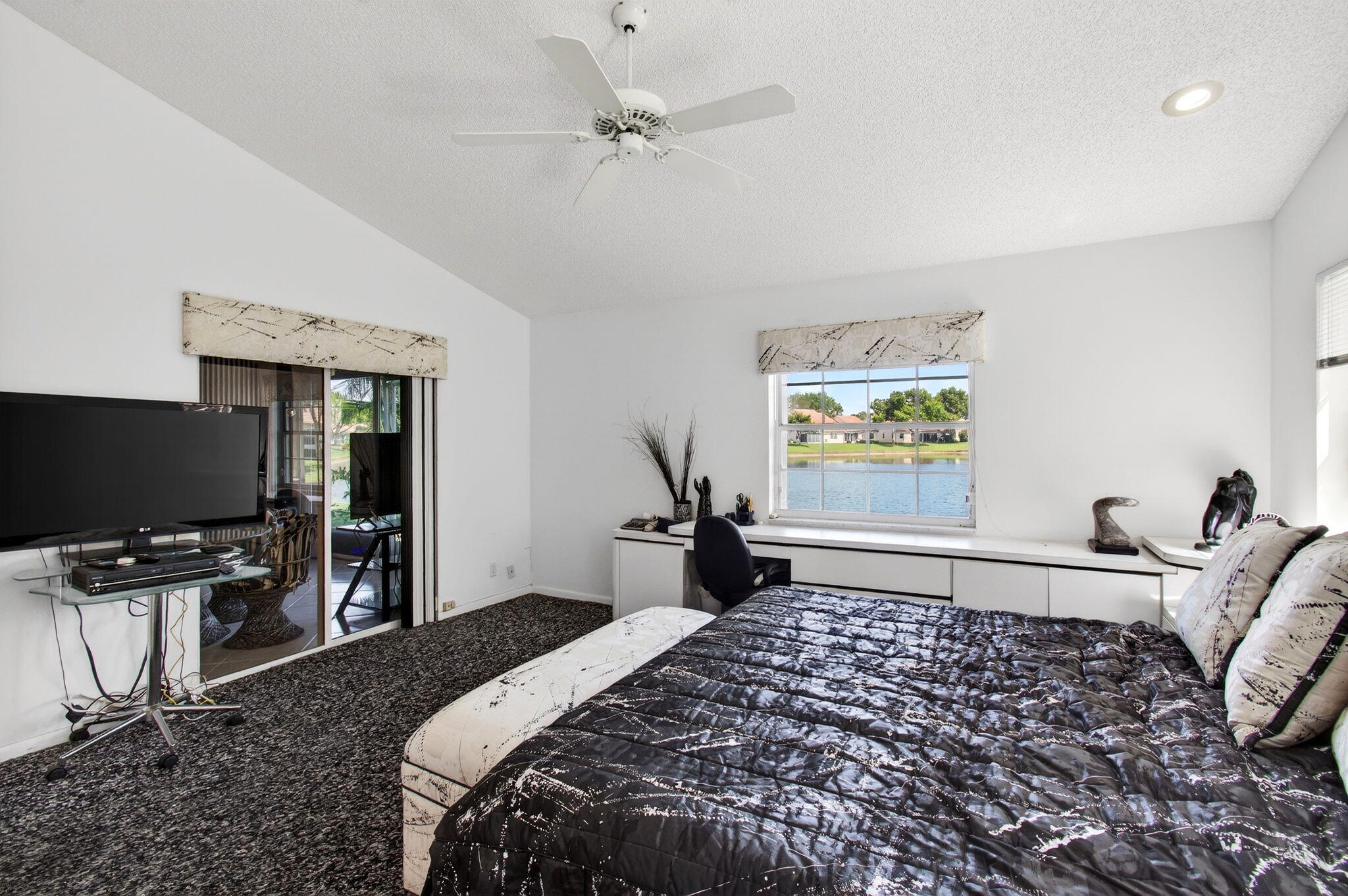 EMERALD POINTE 2 - Residential