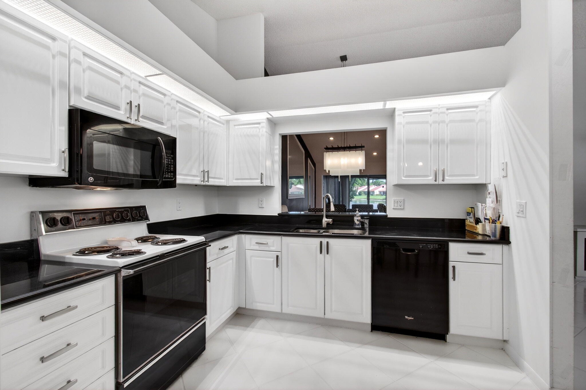 EMERALD POINTE 2 - Residential