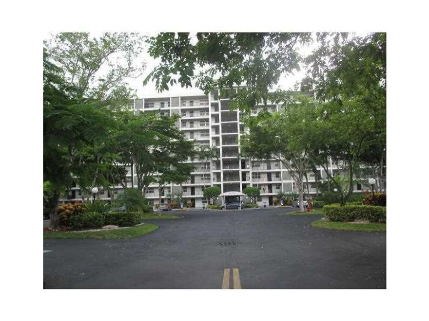 FABULOUS 2B/2B APARTMENT ON THE 8TH FLOOR WITH A BREATHTAKING VIEW TO THE LAKE. PROPERTY IS VERY WELL KEPT AND IS READY TO MOVE IN BUT COULD BE REMOLDED TO YOUR TASTE. THIS UNIT WILL NOT LAST!!Property is being sold as is. It's strongly encouraged offers  include proof of funds or a pre-approval letter. SELLER/BROKER HAS NO PRIOR PROPERTY HISTORY, DISCLOSURES OR ASSOCIATION DOCS AVAILABLE. BUYER/BUYER'S AGENT RESPONSIBLE TO VERIFY OF ANY VIOLATIONS, HOA FEES, COMMUNITY RULES, TAXES, ETC.