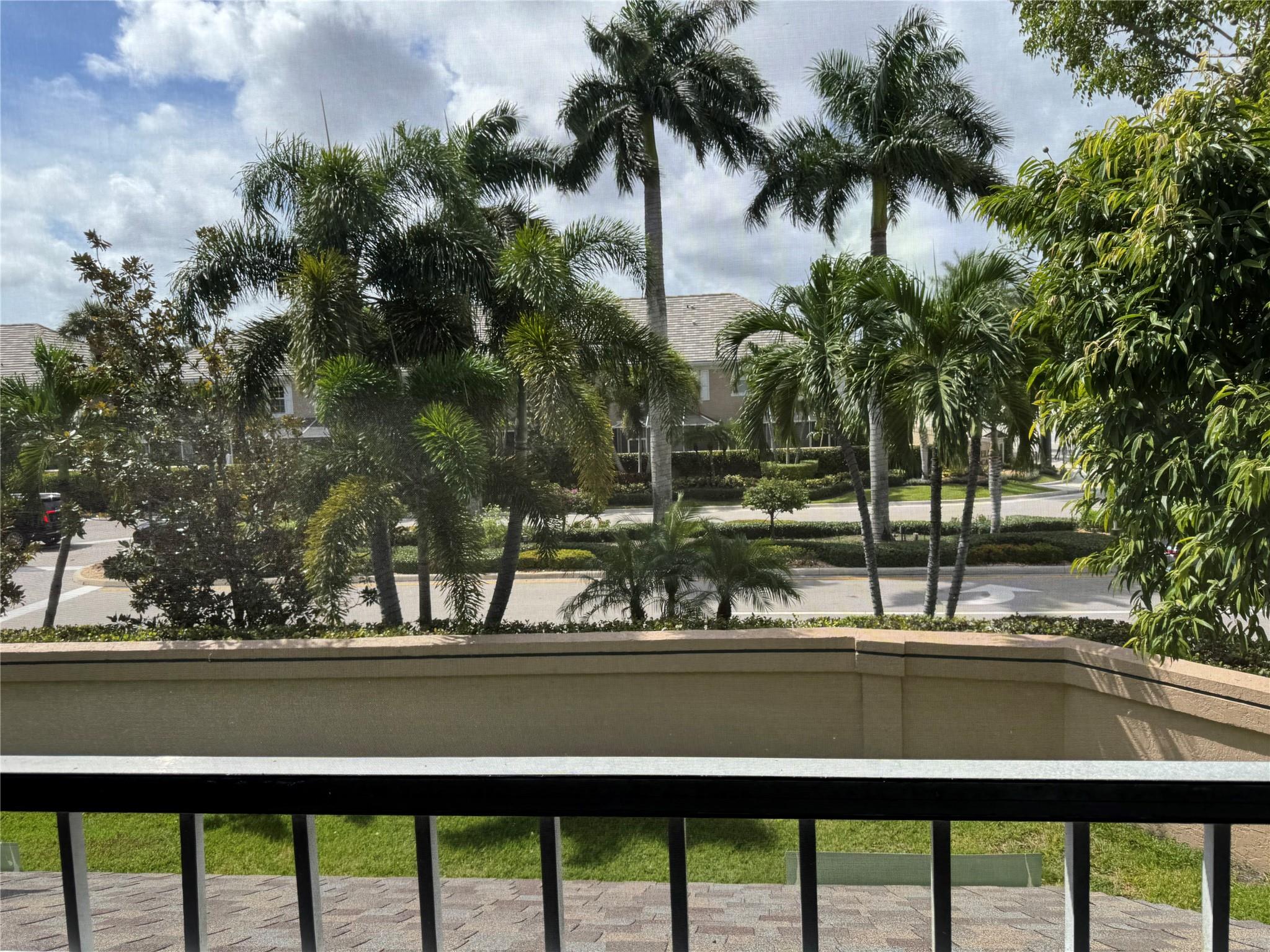 Carriage Houses 01 Condo - Residential Lease