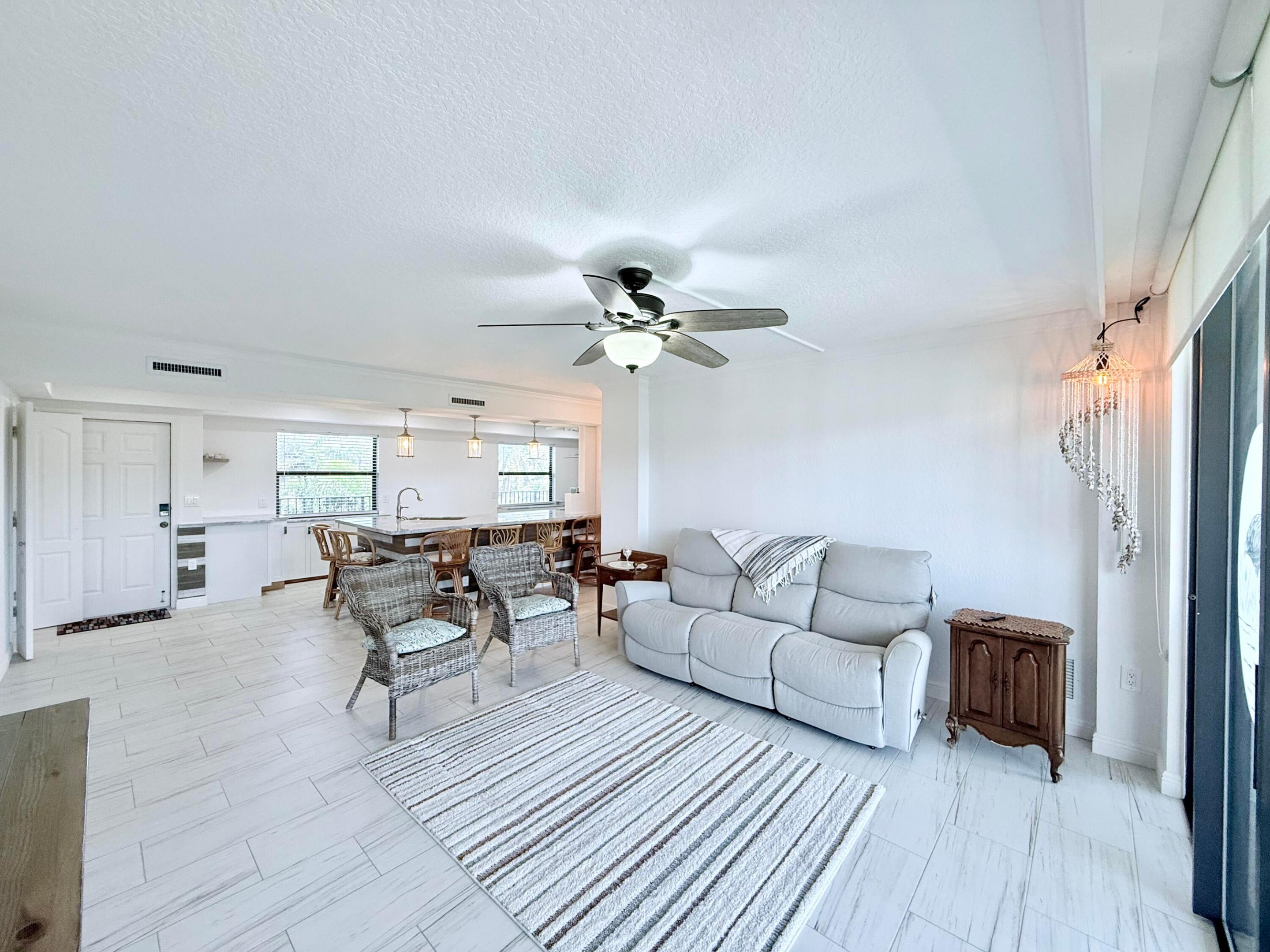 2424 N Federal Highway 407