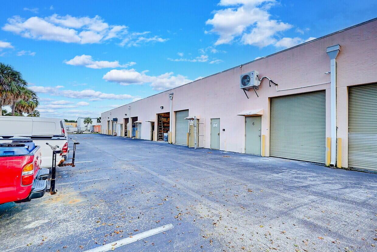 CENTRAL IND PARK NORTH - Commercial Lease