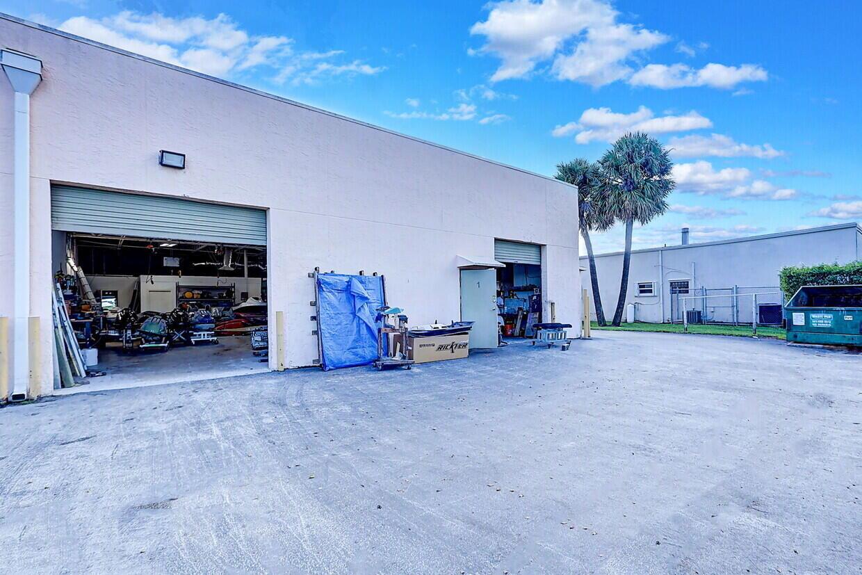 CENTRAL IND PARK NORTH - Commercial Lease