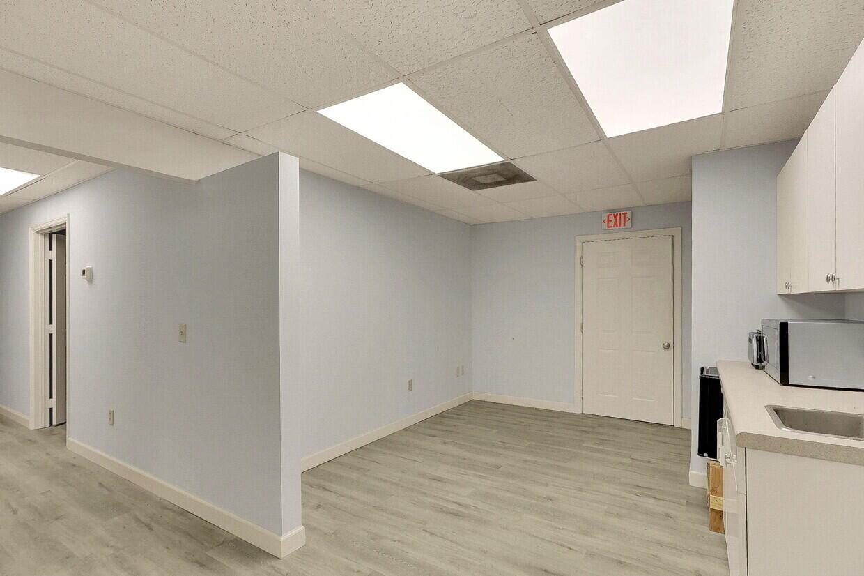 CENTRAL IND PARK NORTH - Commercial Lease