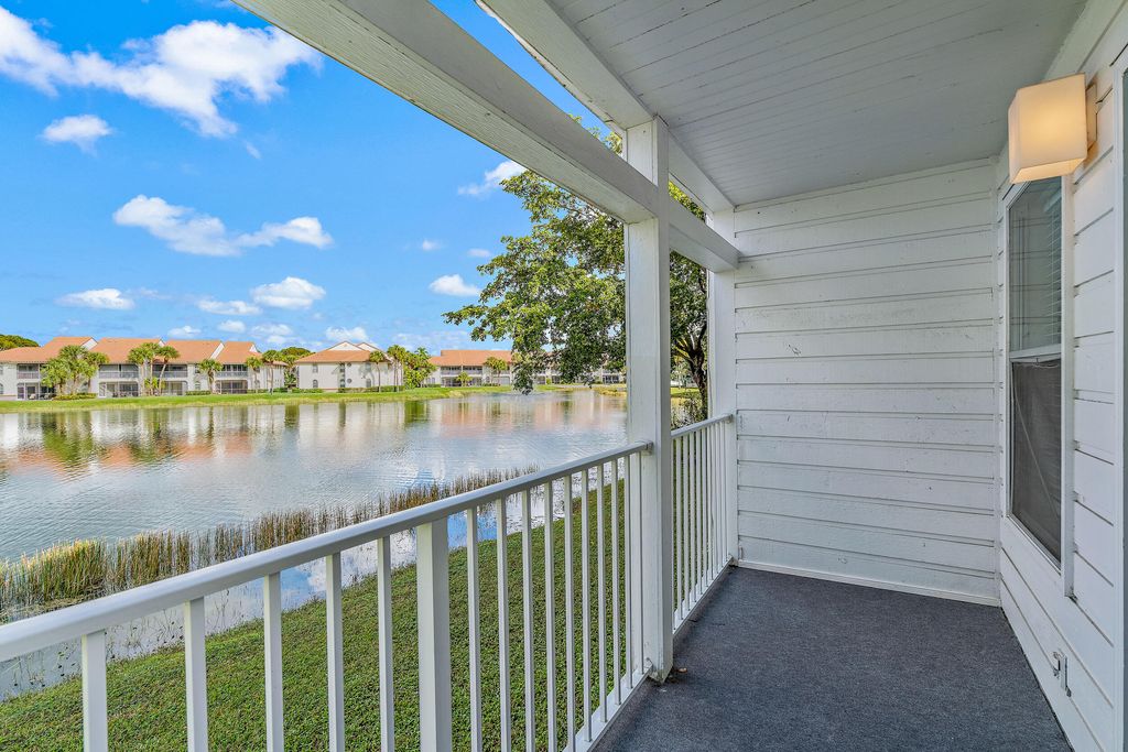 Photo of 173 Cypress Point Drive, Palm Beach Gardens, FL 33418 (MLS # R10884729)